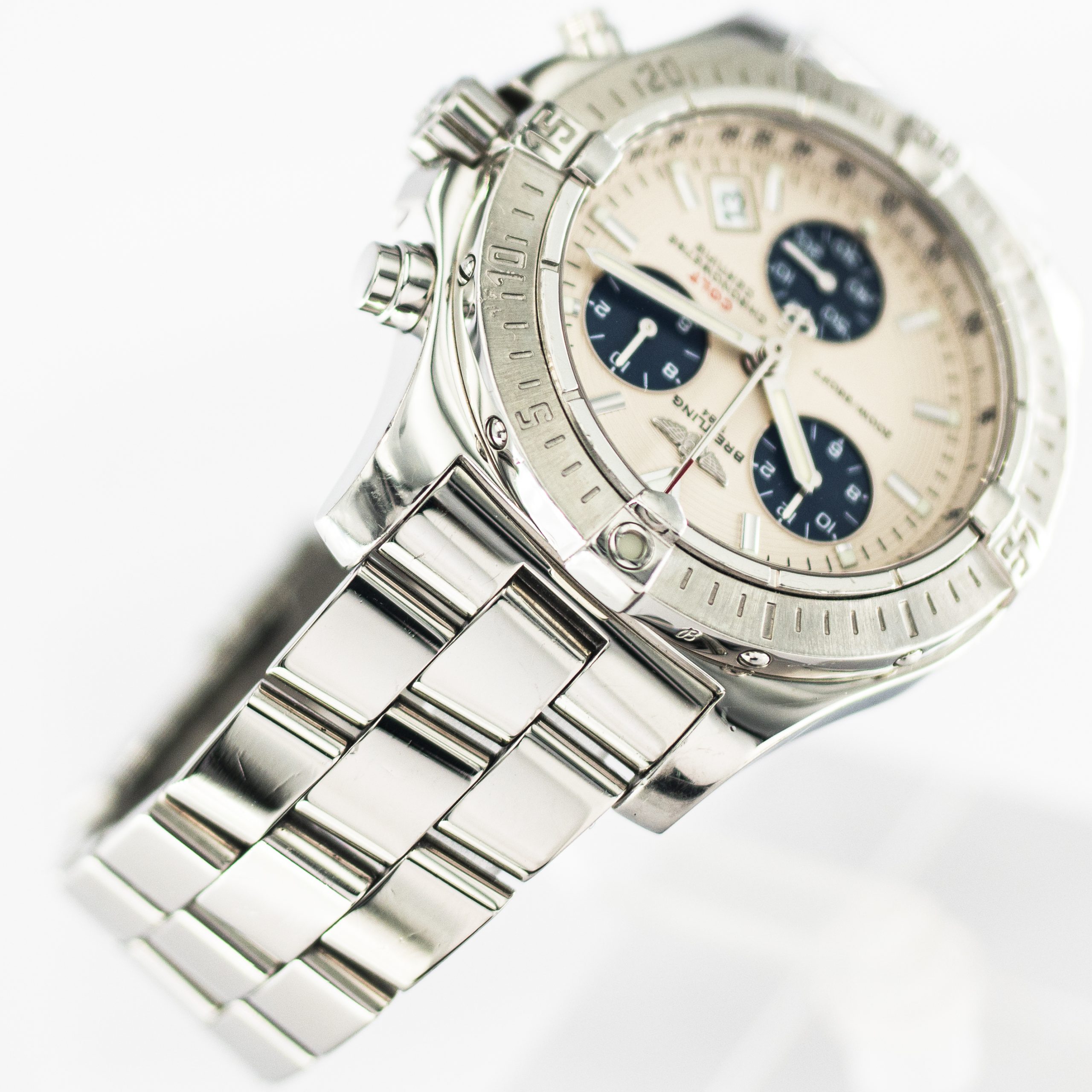 1303_marcels_watch_group_pre-owned_2006_breitling_A73380_colt_chronograph_bracelet_02