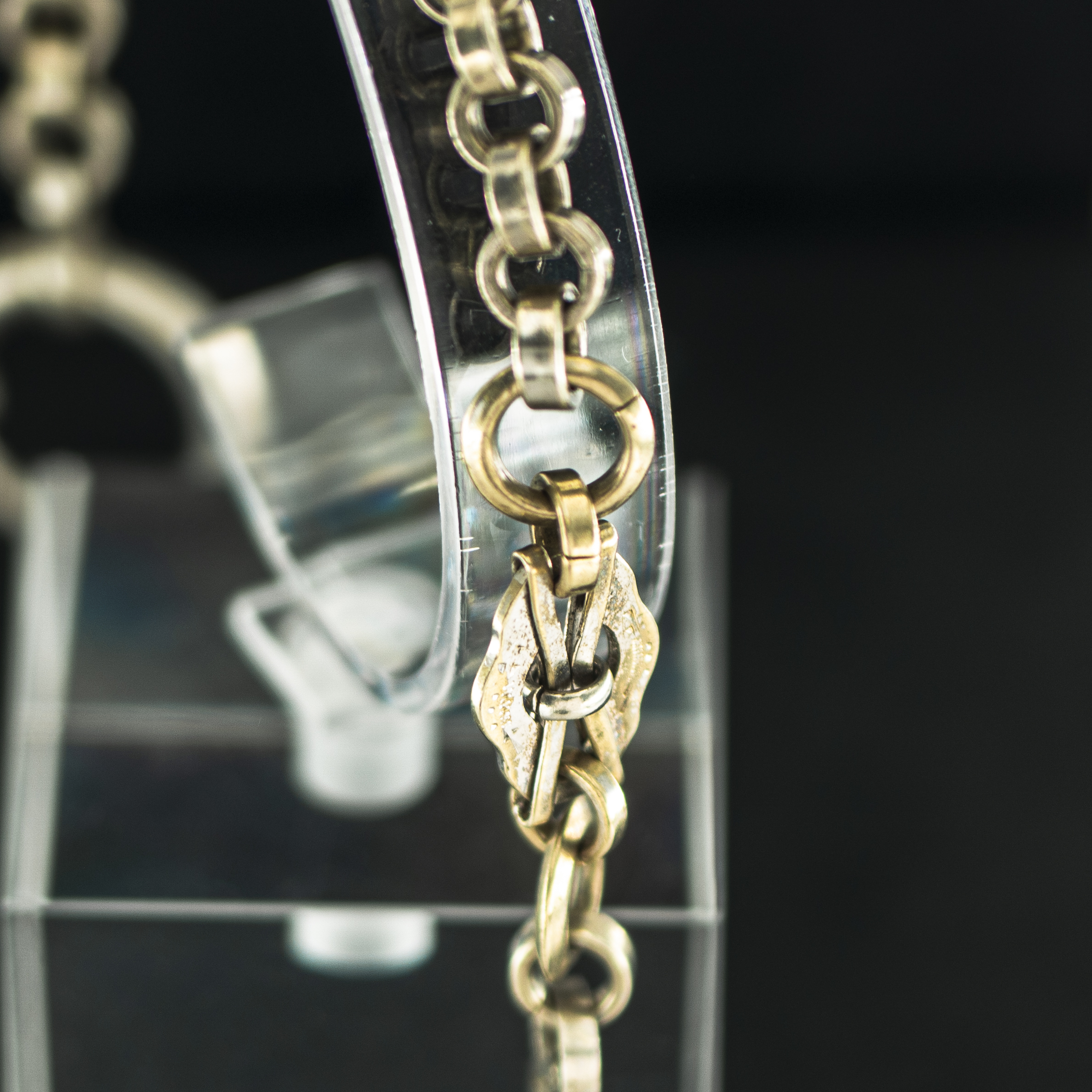 STR0100_marcels_watch_group_pocket_watch_chain_decorated_04