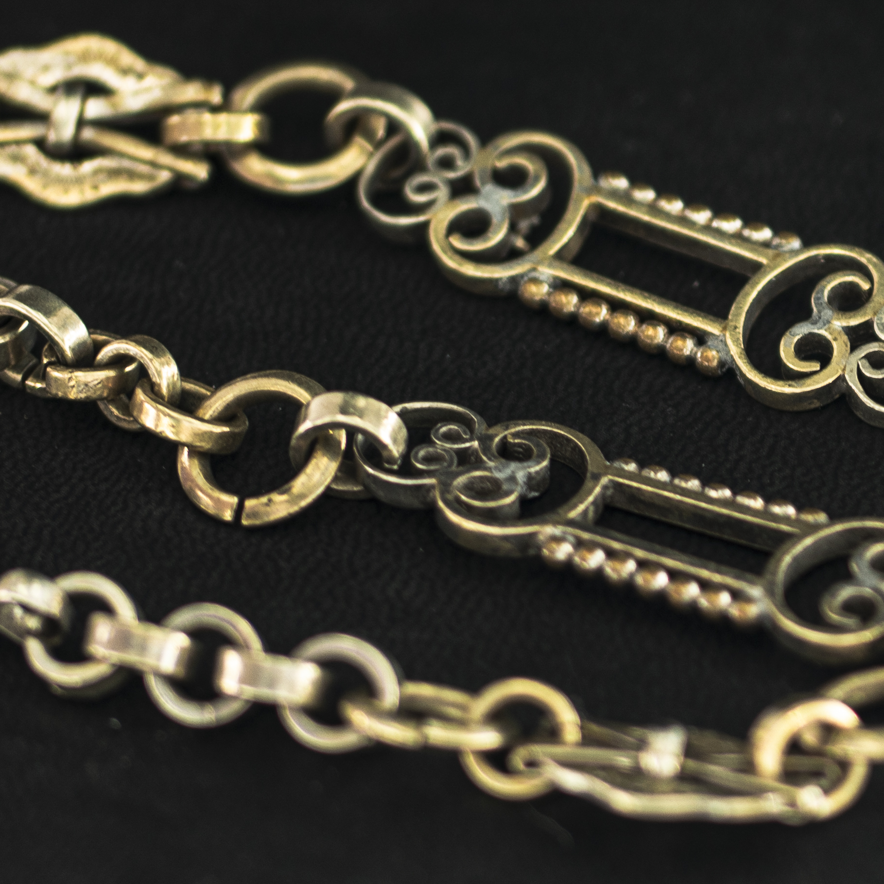STR0100_marcels_watch_group_pocket_watch_chain_decorated_06