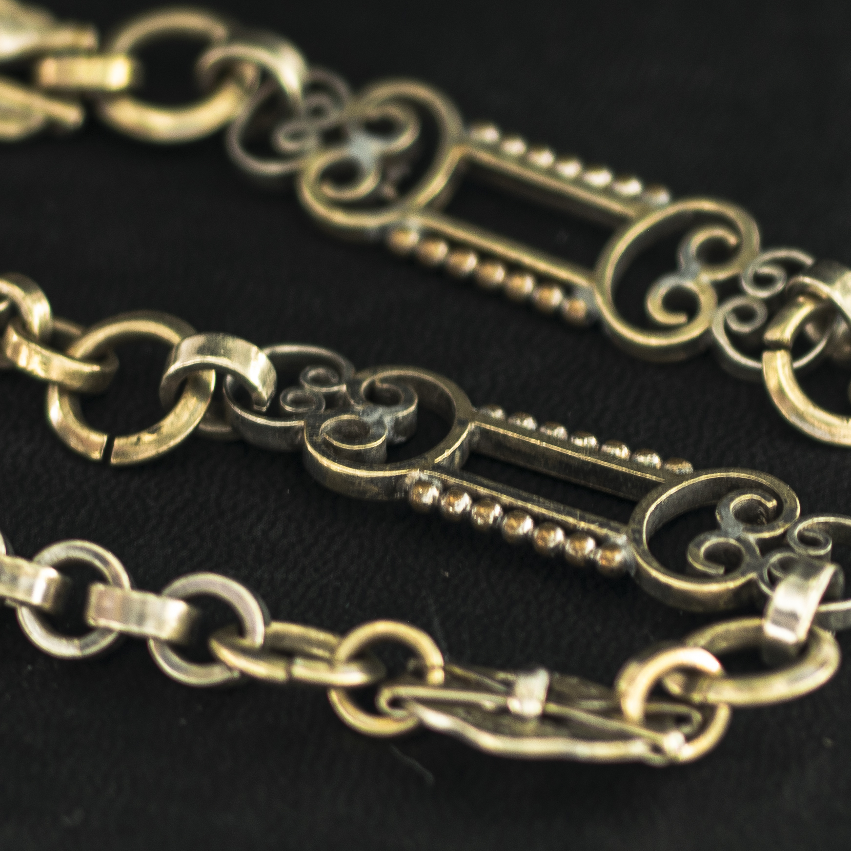 STR0100_marcels_watch_group_pocket_watch_chain_decorated_07
