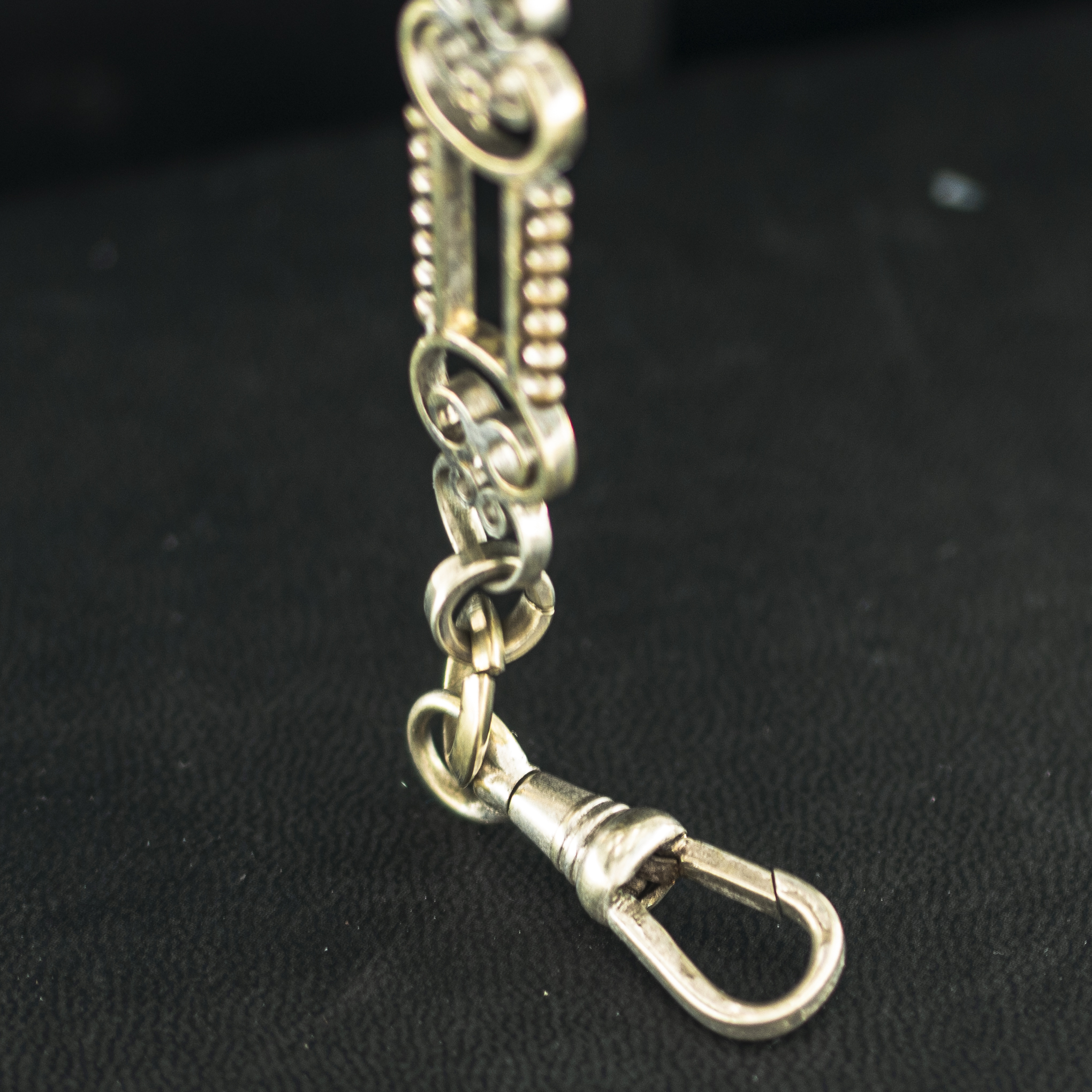 STR0100_marcels_watch_group_pocket_watch_chain_decorated_11
