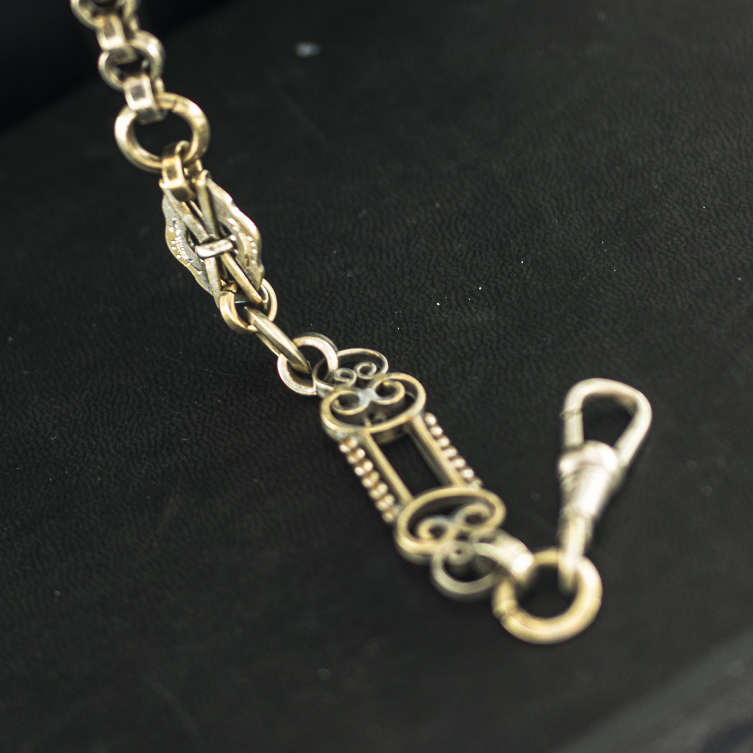 STR0100_marcels_watch_group_pocket_watch_chain_decorated_12
