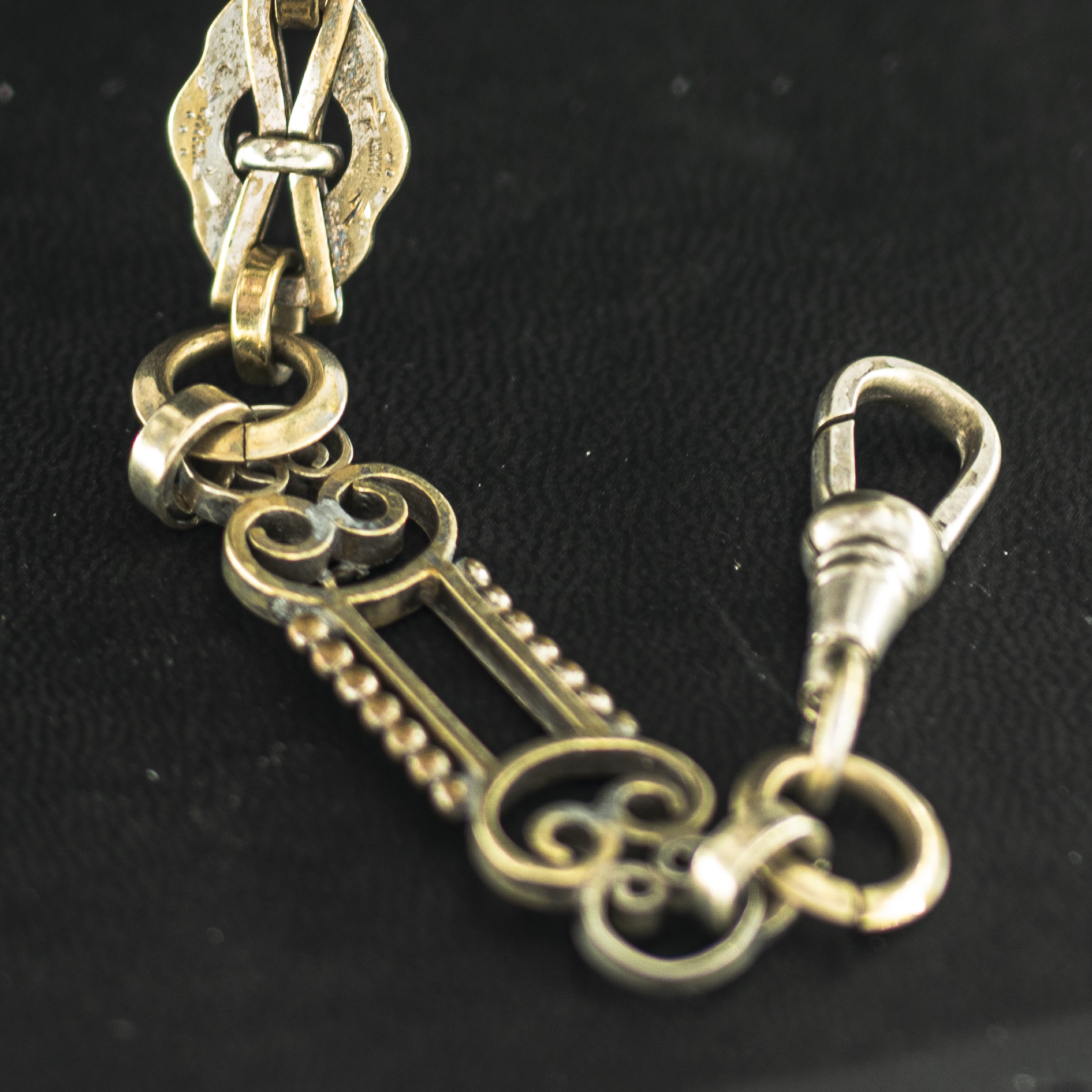 STR0100_marcels_watch_group_pocket_watch_chain_decorated_13