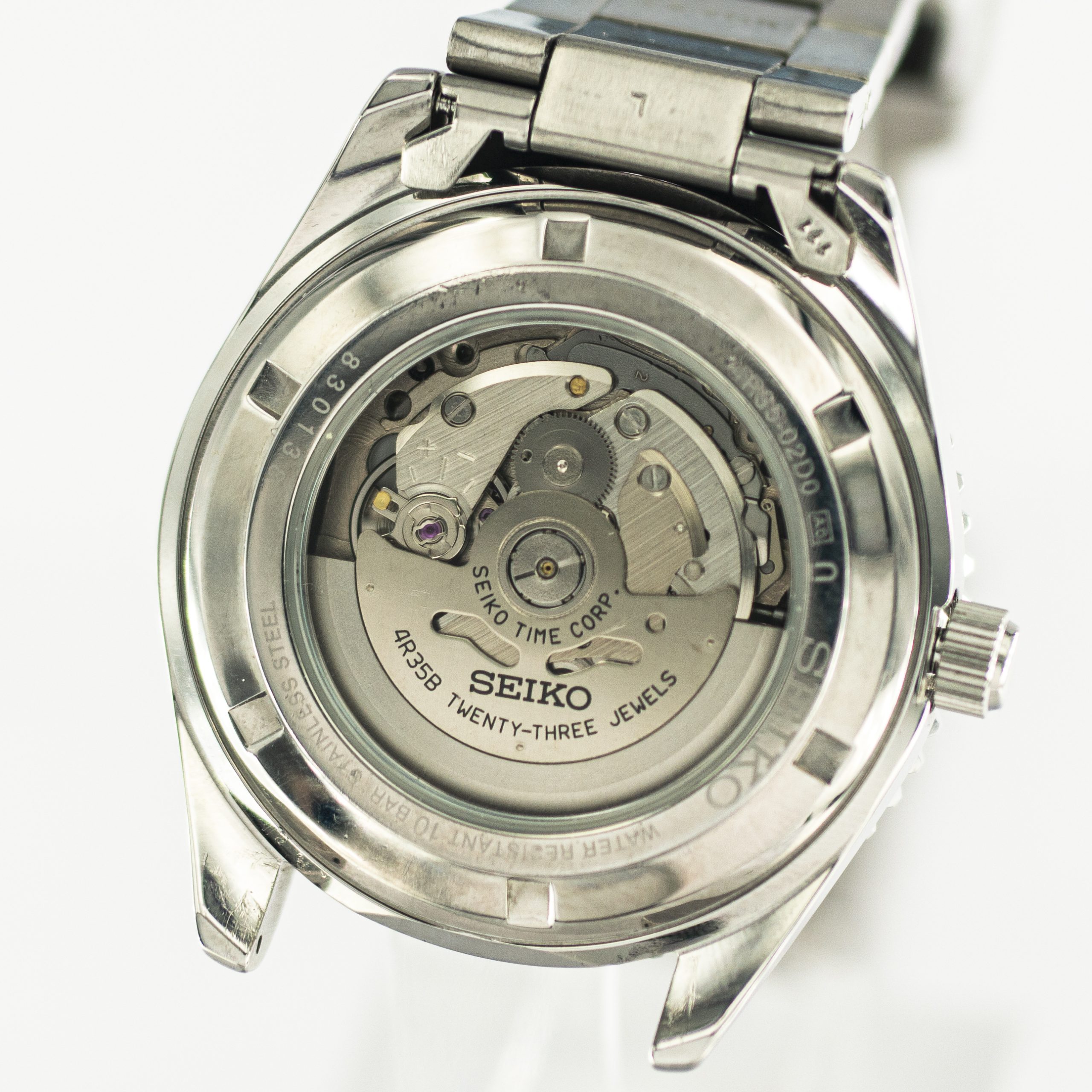 1307_marcels_watch_group_2018_pre-owned_seiko_4R35-02D0_case_back_01-scaled.jpg