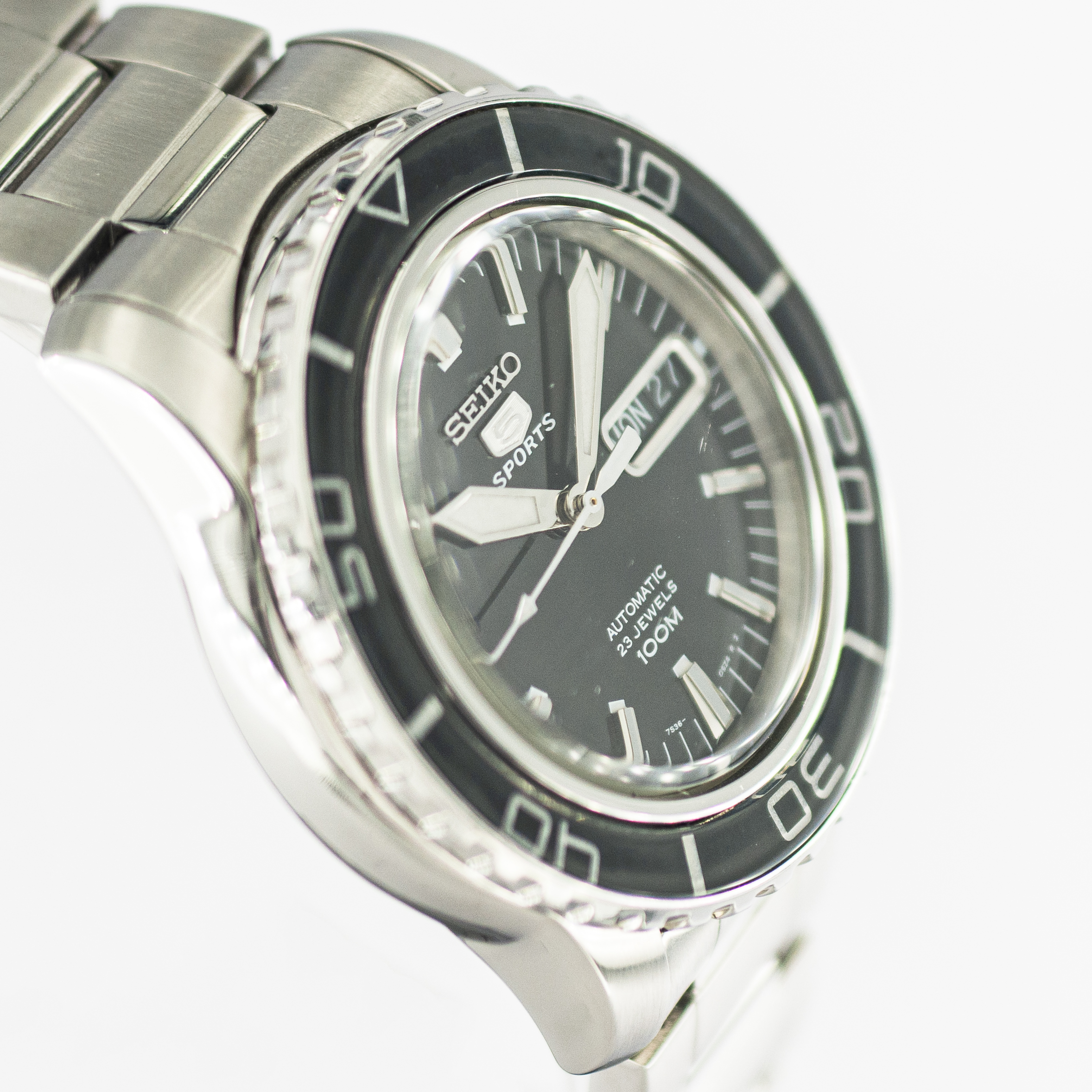 1308_marcels_watch_group_pre-owned_wristwatch_2013_seiko_5_sport_SNZH55K1_7S36-04N0_dial_05.jpg