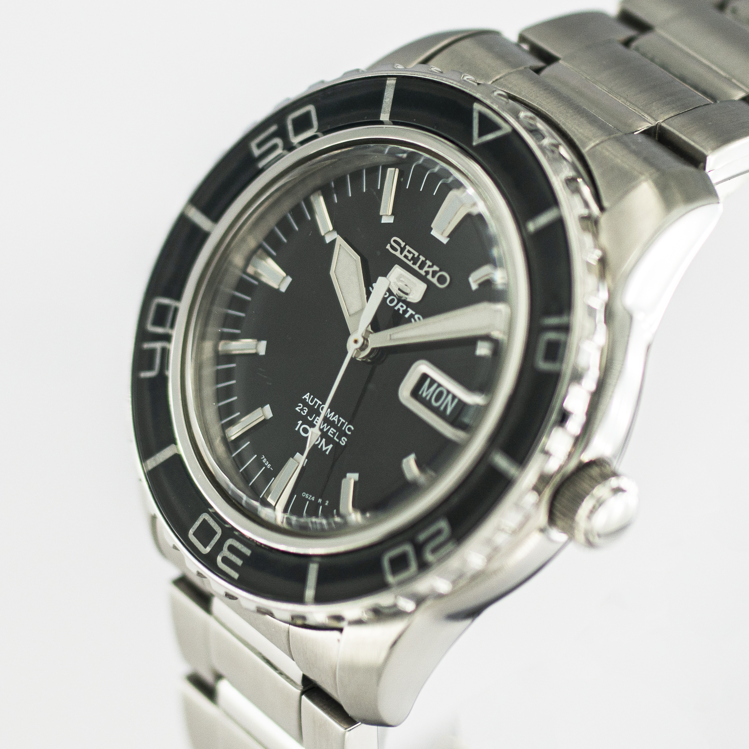 1308_marcels_watch_group_pre-owned_wristwatch_2013_seiko_5_sport_SNZH55K1_7S36-04N0_dial_08.jpg