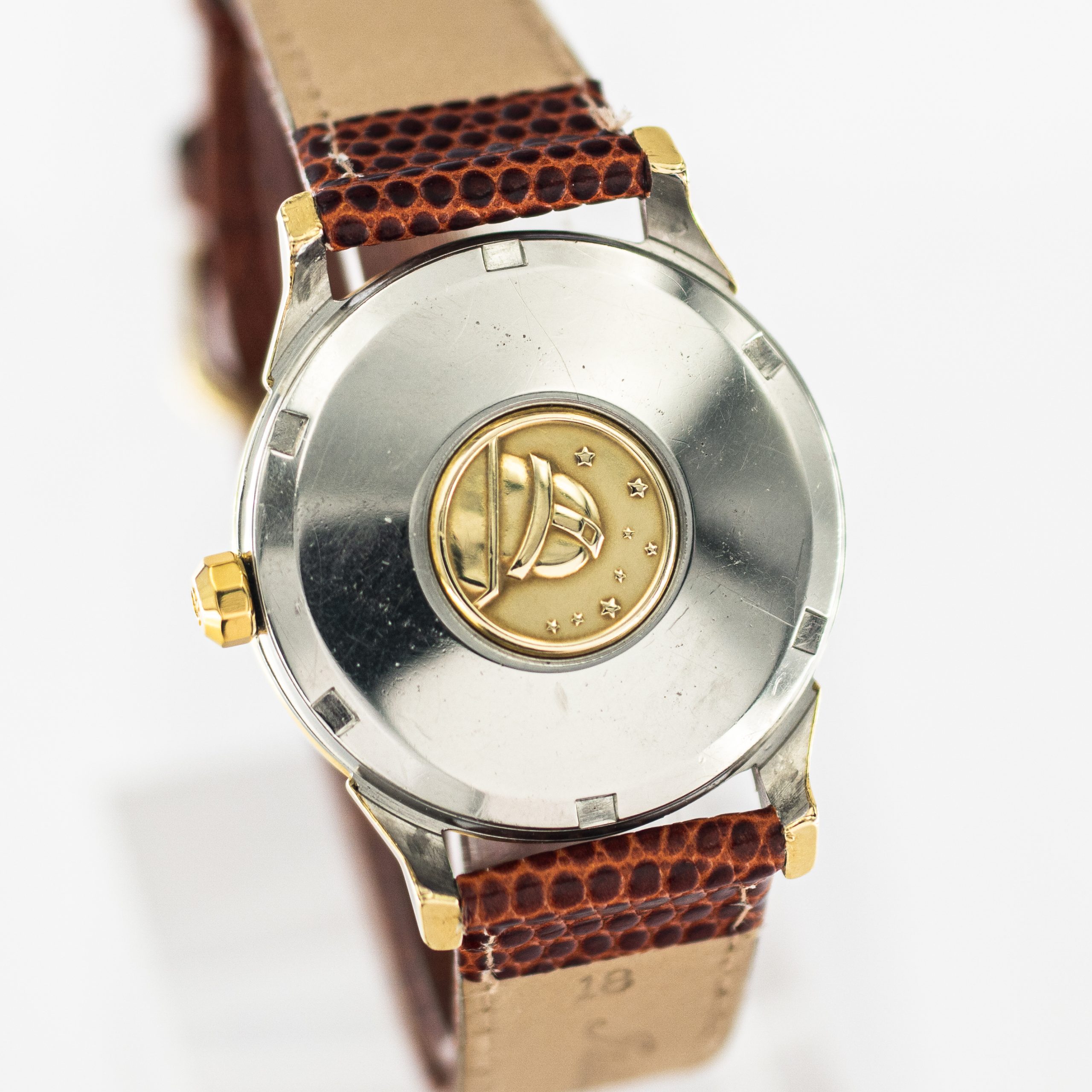 2198_marcels_watch_group_vintage_wristwatch_1963_omega_168.005_constellation_pie_pan_case_back_02