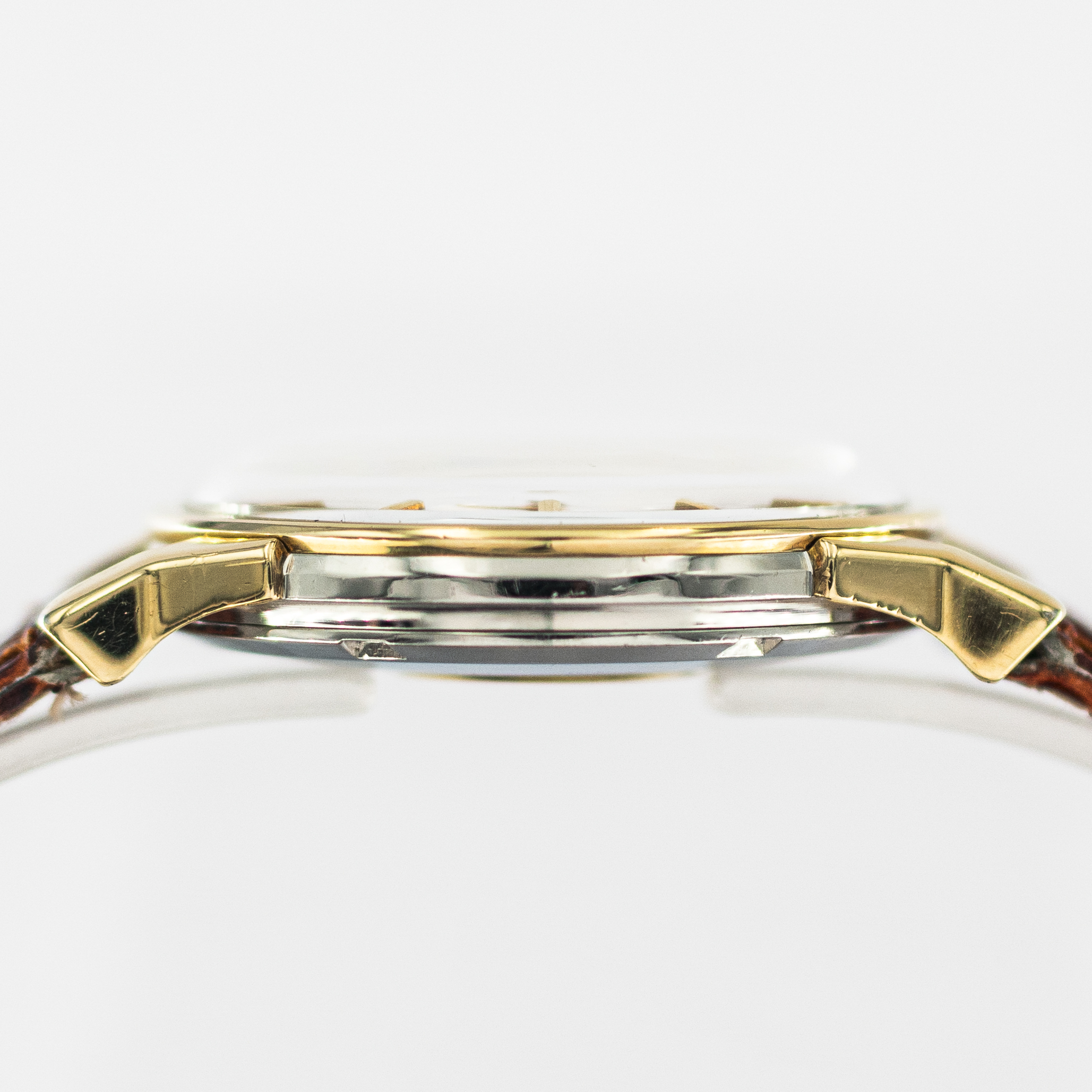 2198_marcels_watch_group_vintage_wristwatch_1963_omega_168.005_constellation_pie_pan_case_side_05