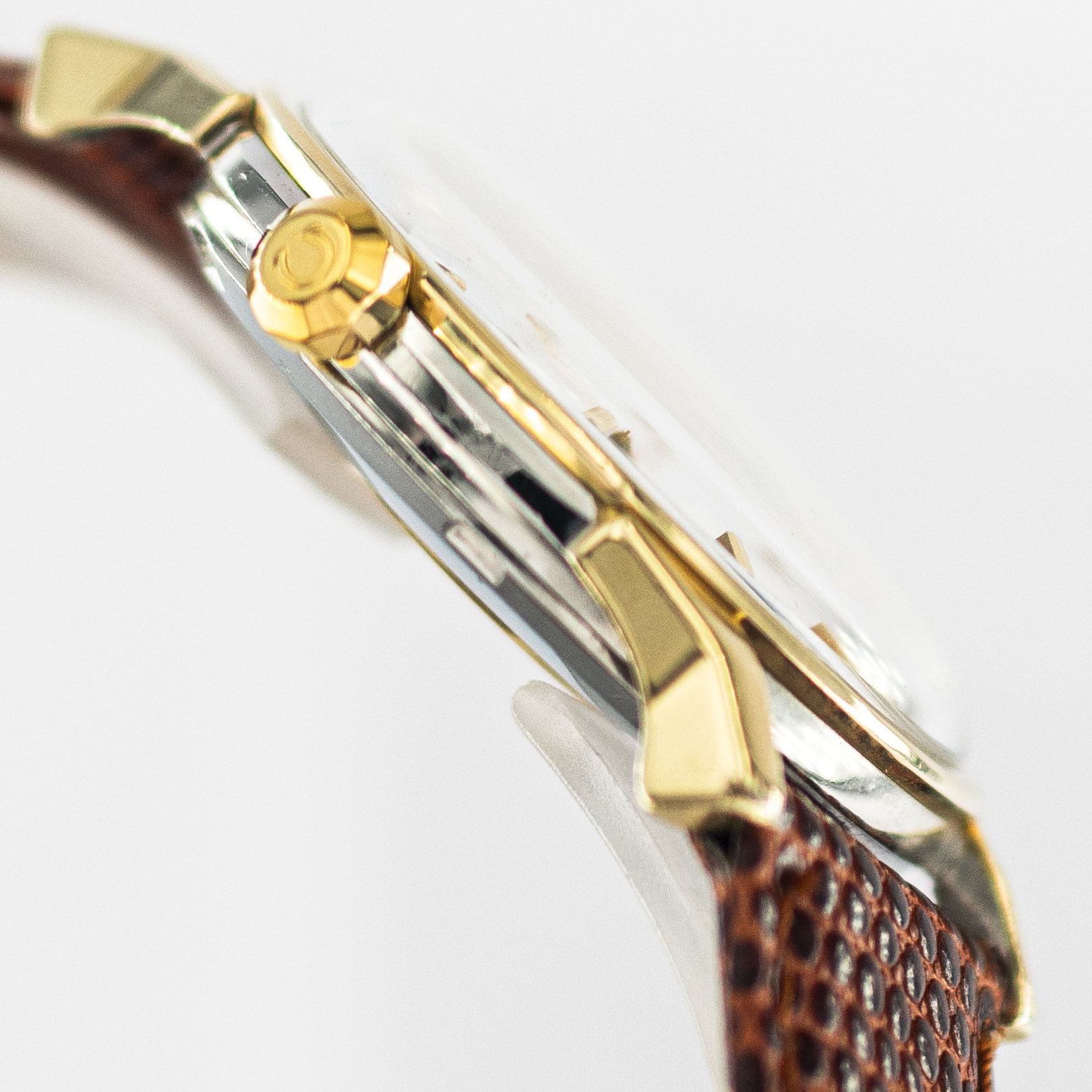 2198_marcels_watch_group_vintage_wristwatch_1963_omega_168.005_constellation_pie_pan_case_side_09