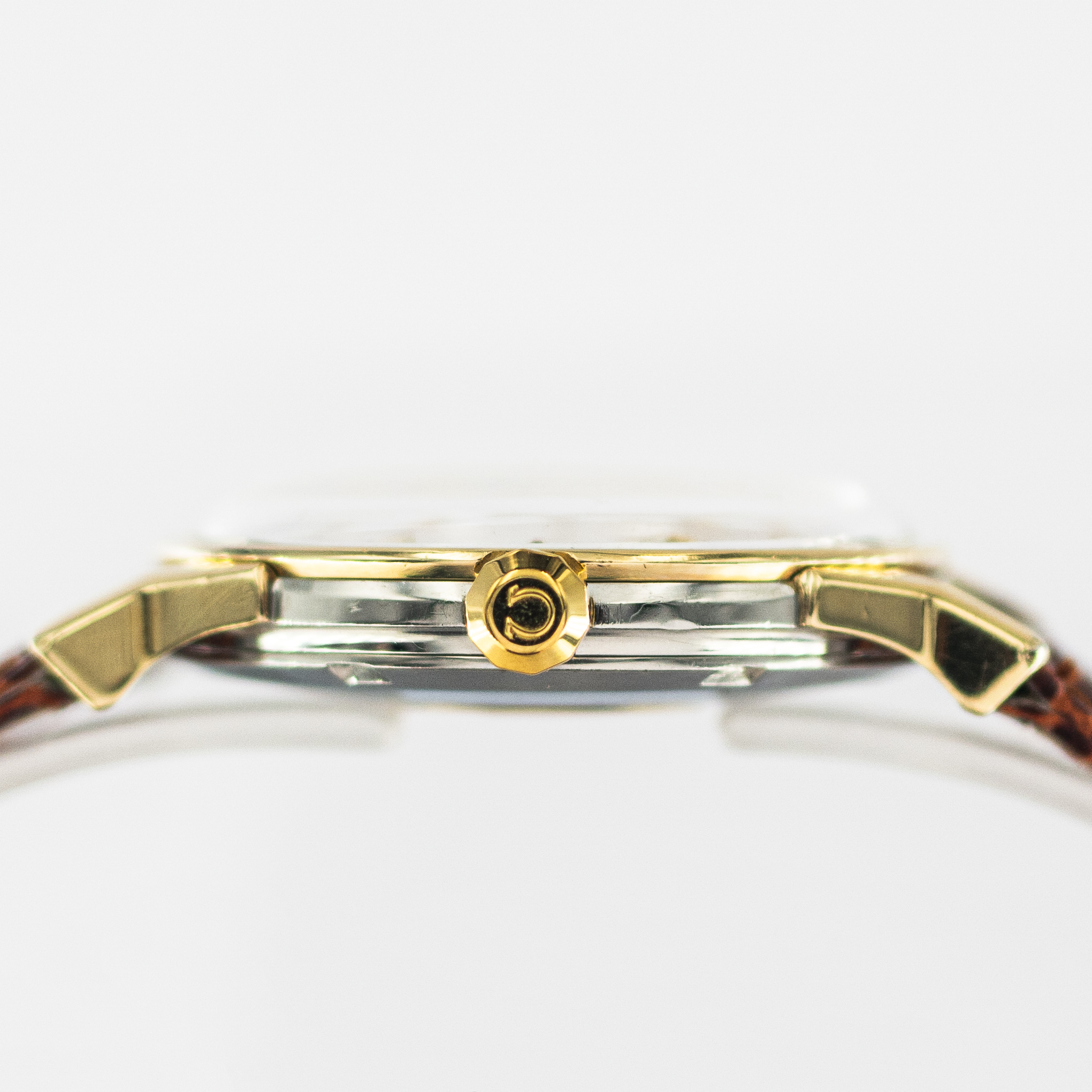 2198_marcels_watch_group_vintage_wristwatch_1963_omega_168.005_constellation_pie_pan_case_side_11