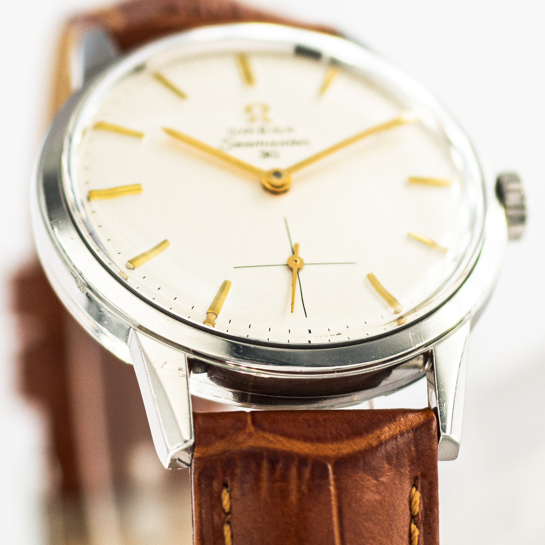 1332_marcels_watch_group_vintage_wristwatch_1963_omega_125.003_seamaster_30_case_side_04