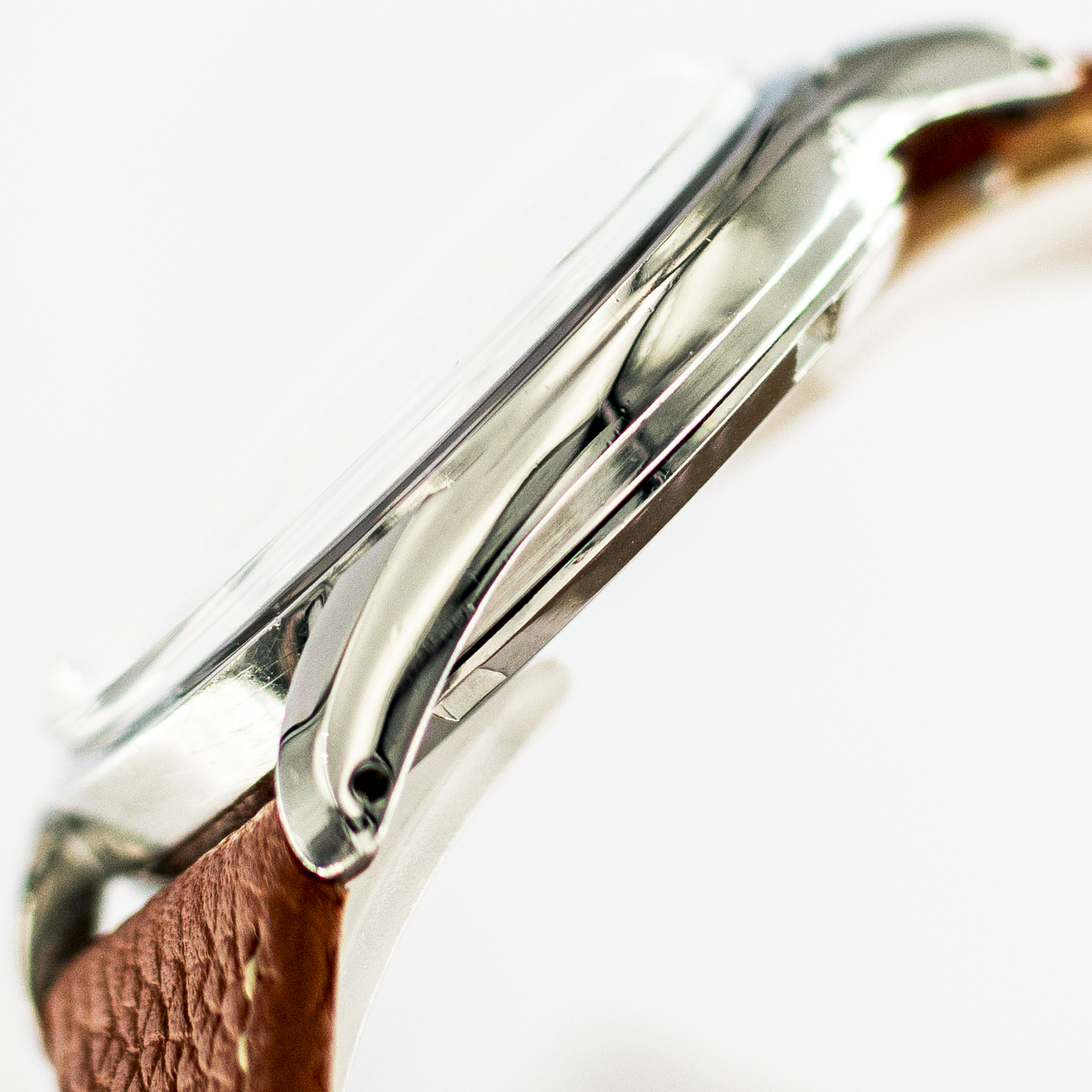 1334_marcels_watch_group_vintage_wristwatch_1952_omega_2639_case_side_01