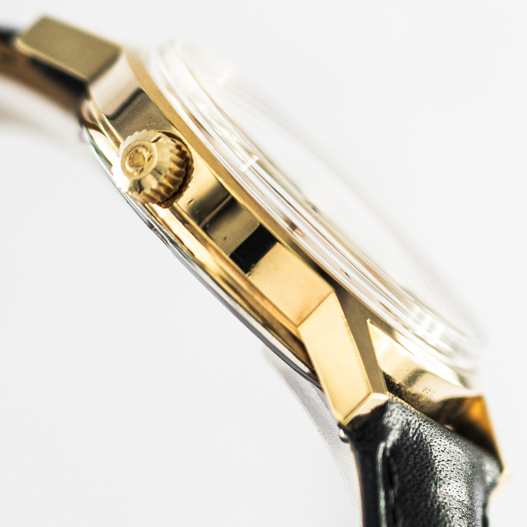 1335_marcels_watch_group_vintage_wristwatch_1972_omega_136.0098_geneve_case_side_07