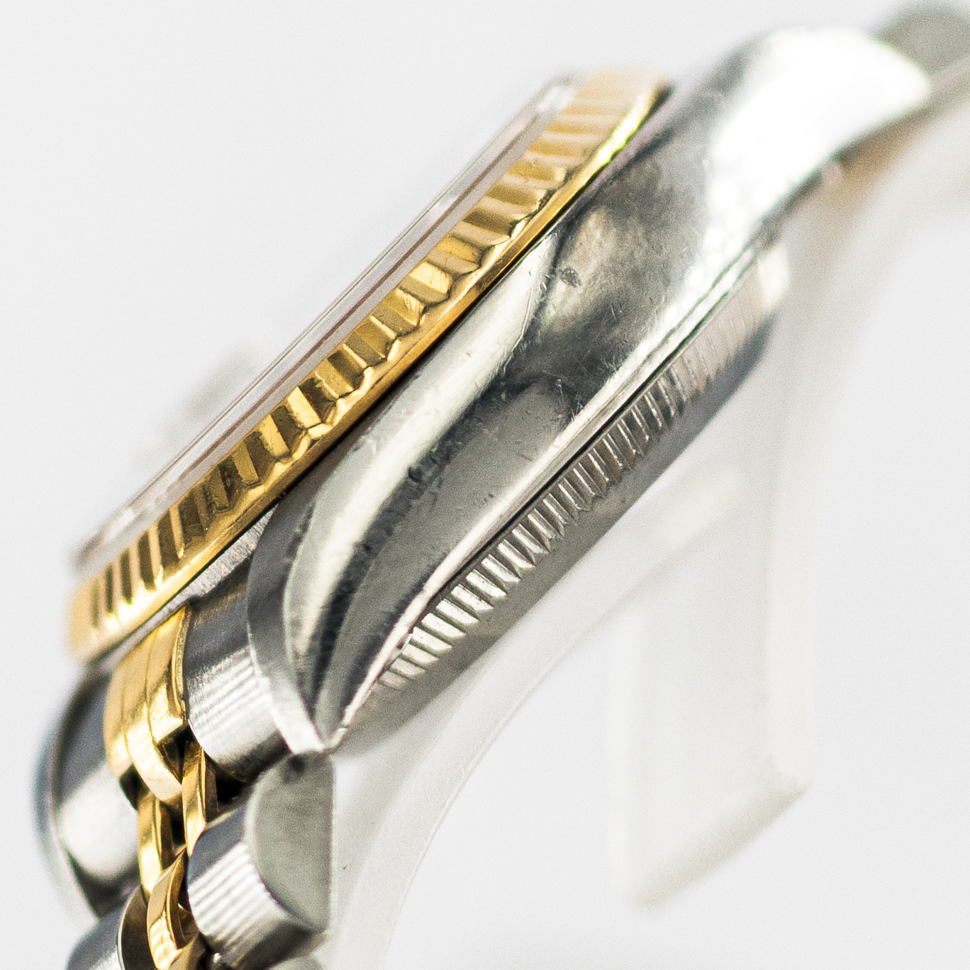 1338_marcels_watch_group_1997_vintage_lady_rolex_69173_datejust_26_case_side_01