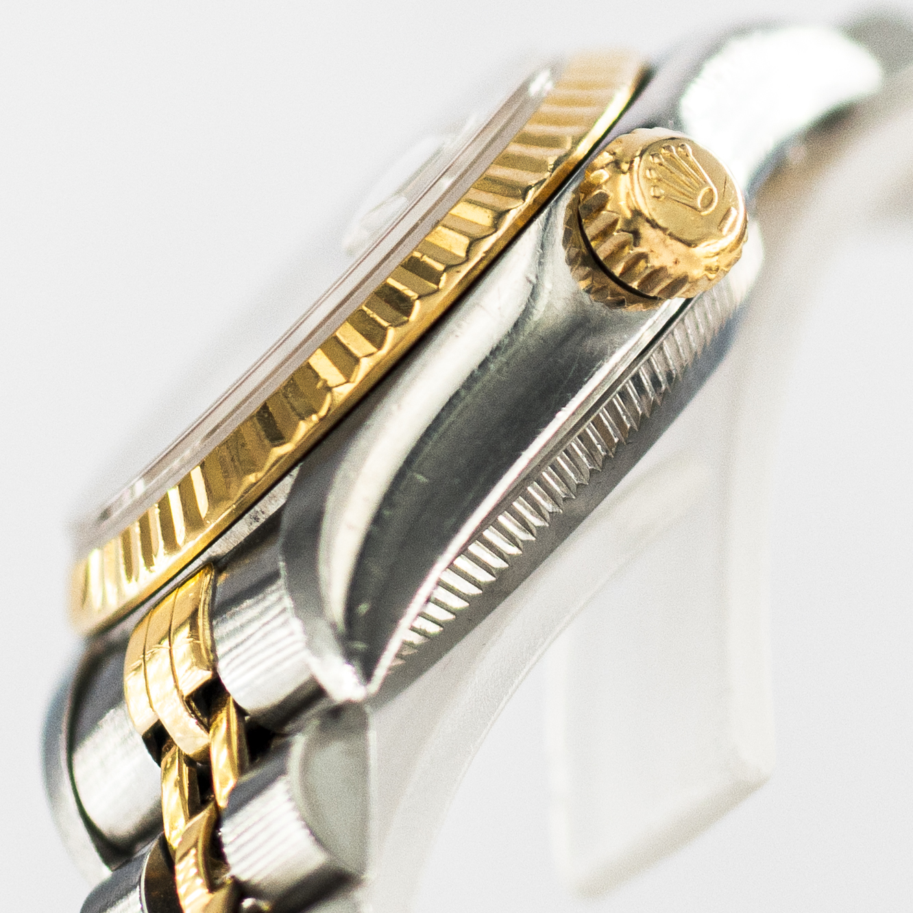 1338_marcels_watch_group_1997_vintage_lady_rolex_69173_datejust_26_case_side_04