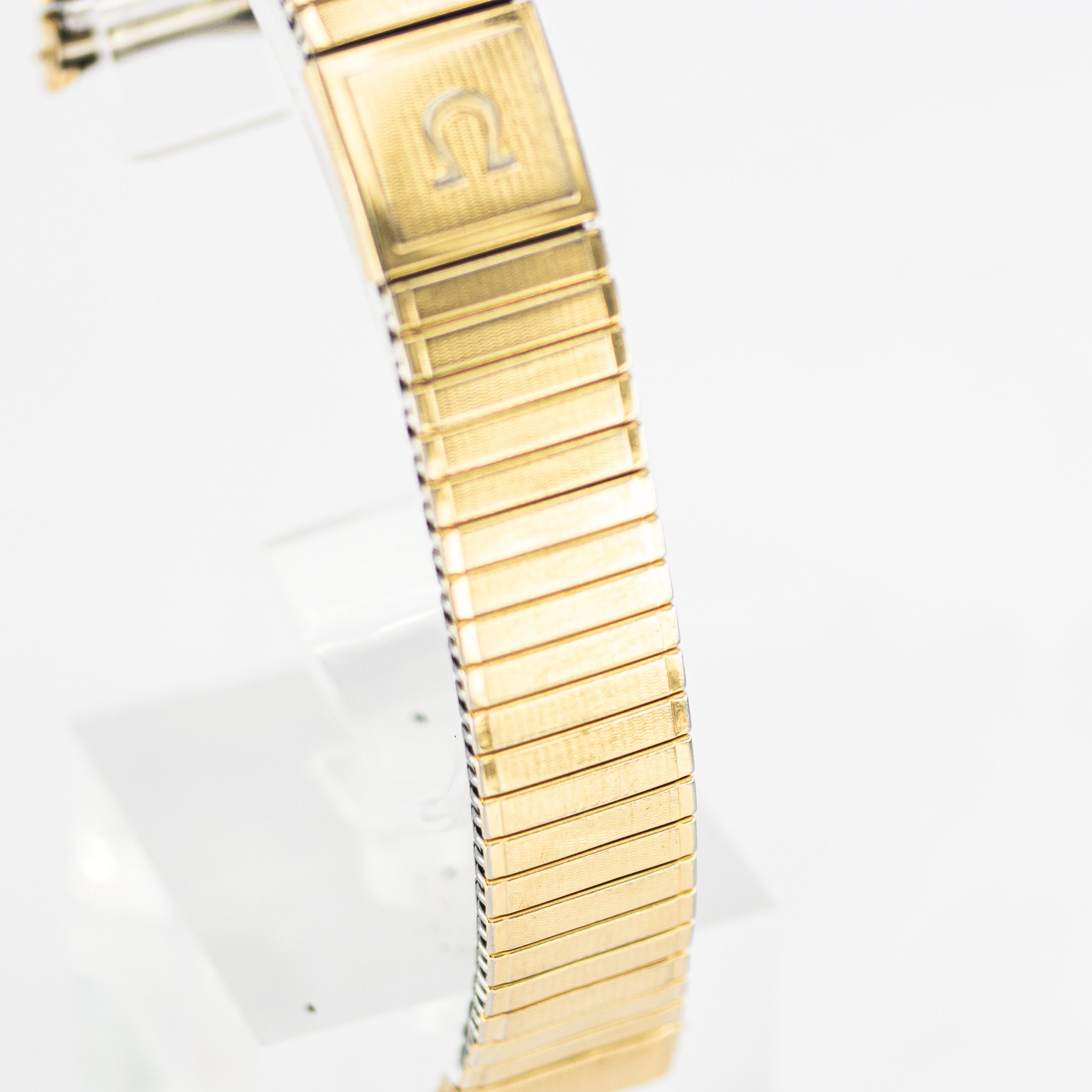 OMSTR09_marcels_watch_group_vintage_omega_flexi_bracelet_071_gold_plated_06