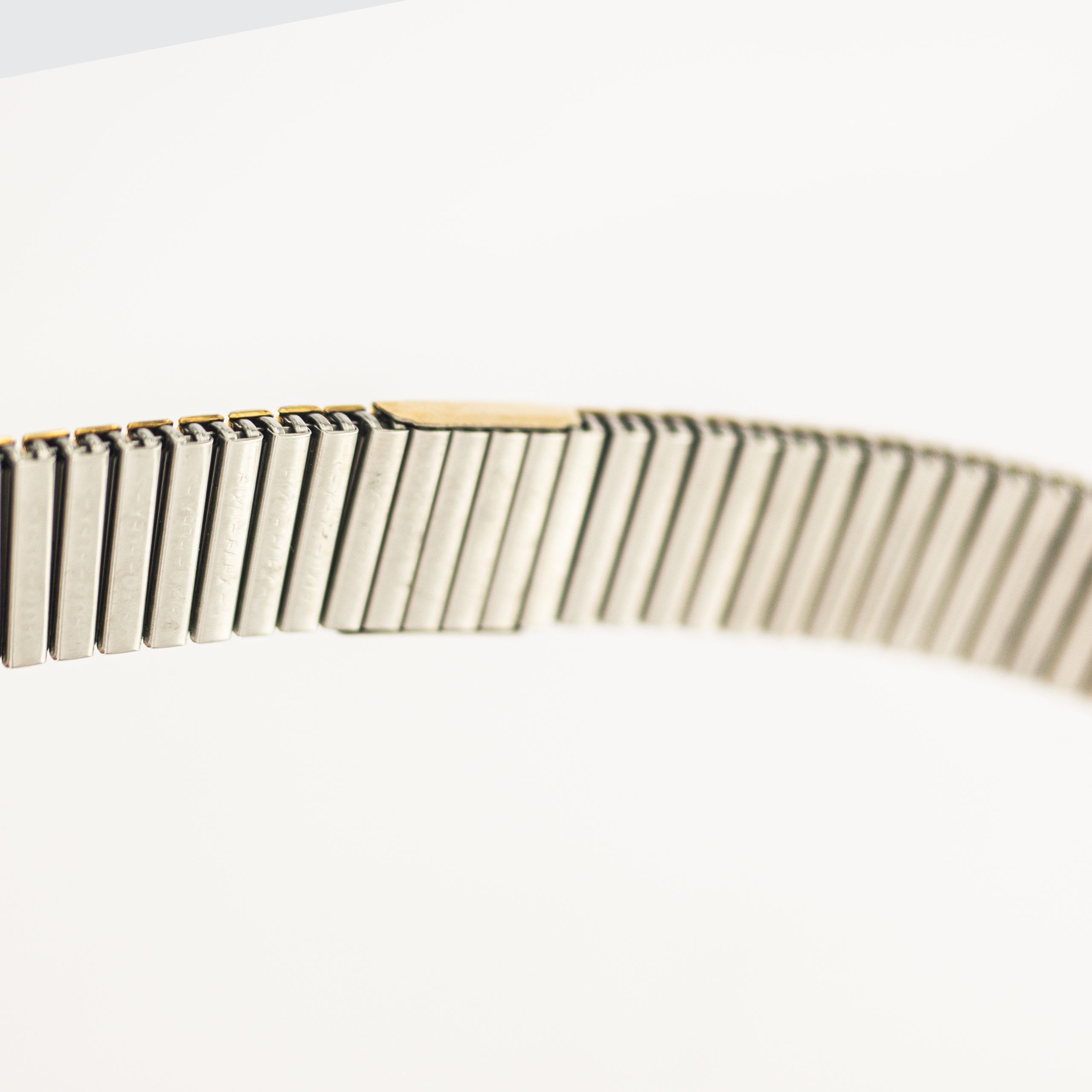 OMSTR09_marcels_watch_group_vintage_omega_flexi_bracelet_071_gold_plated_14