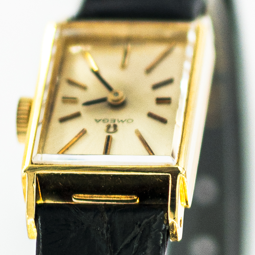 1373_marcels_watch_group_vintage_wristwatch_1966_omega_lady_511178_tank_case_side_02