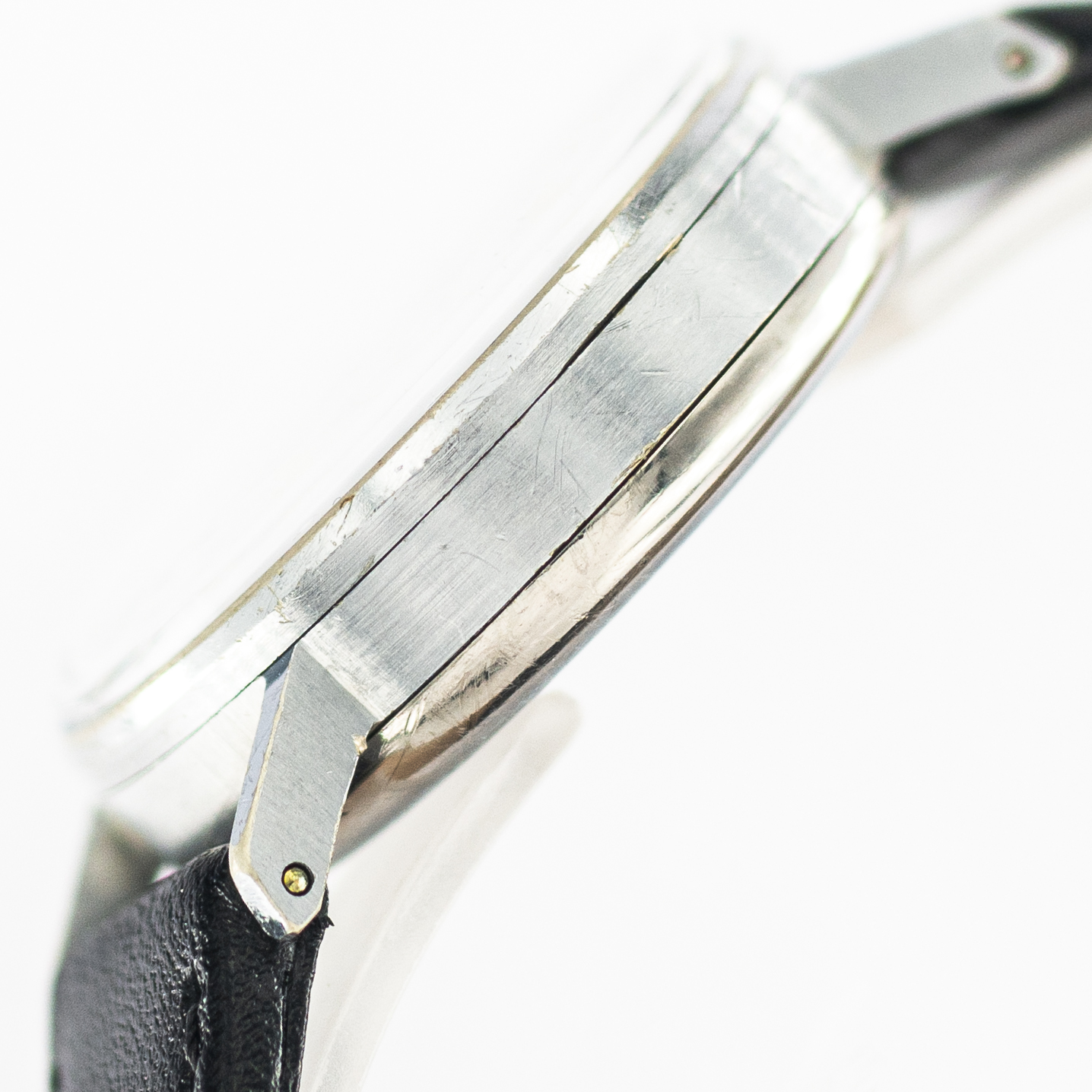 1382_marcels_watch_group_vintage_wristwatch_1930s_breitling_chronograph_case_side_03