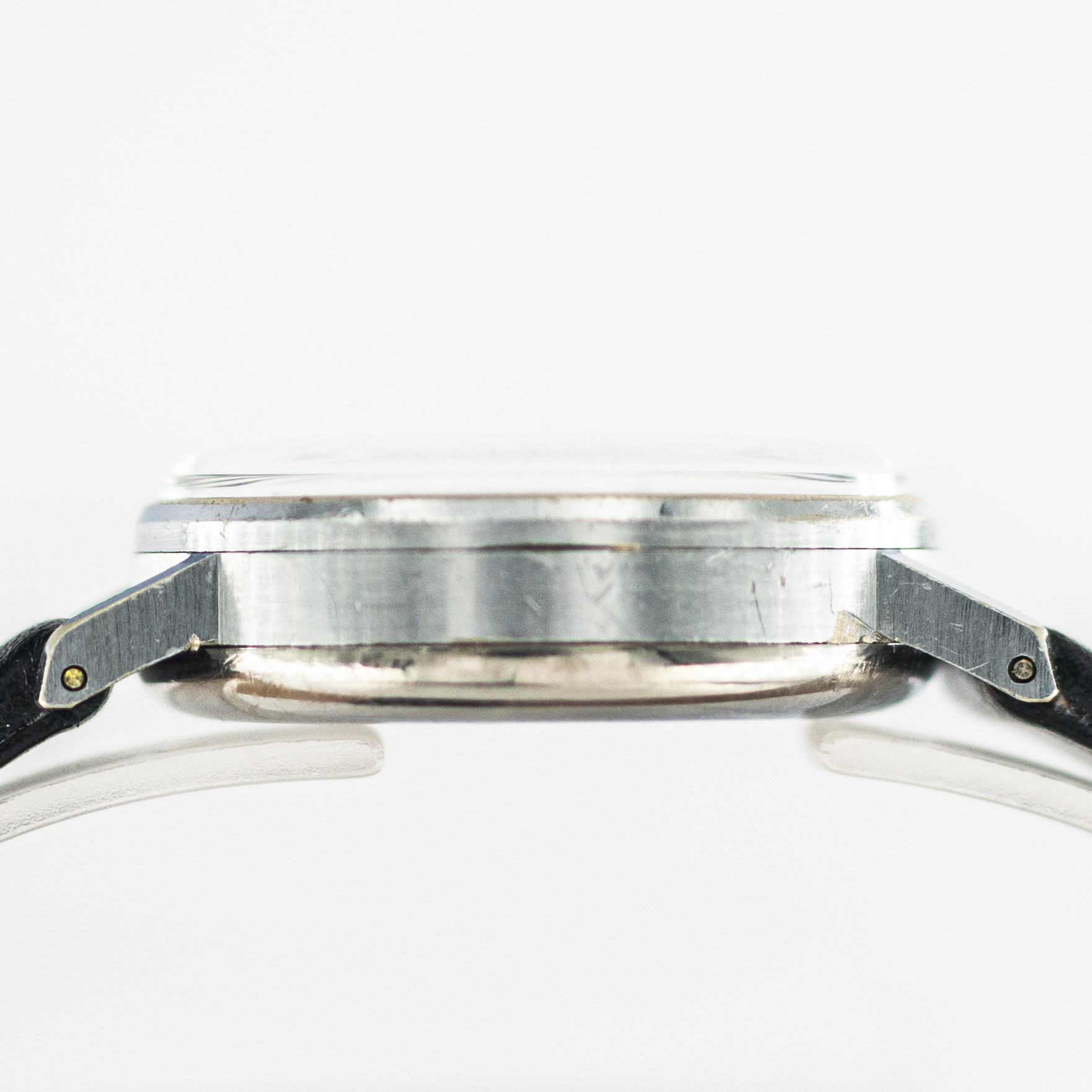 1382_marcels_watch_group_vintage_wristwatch_1930s_breitling_chronograph_case_side_05