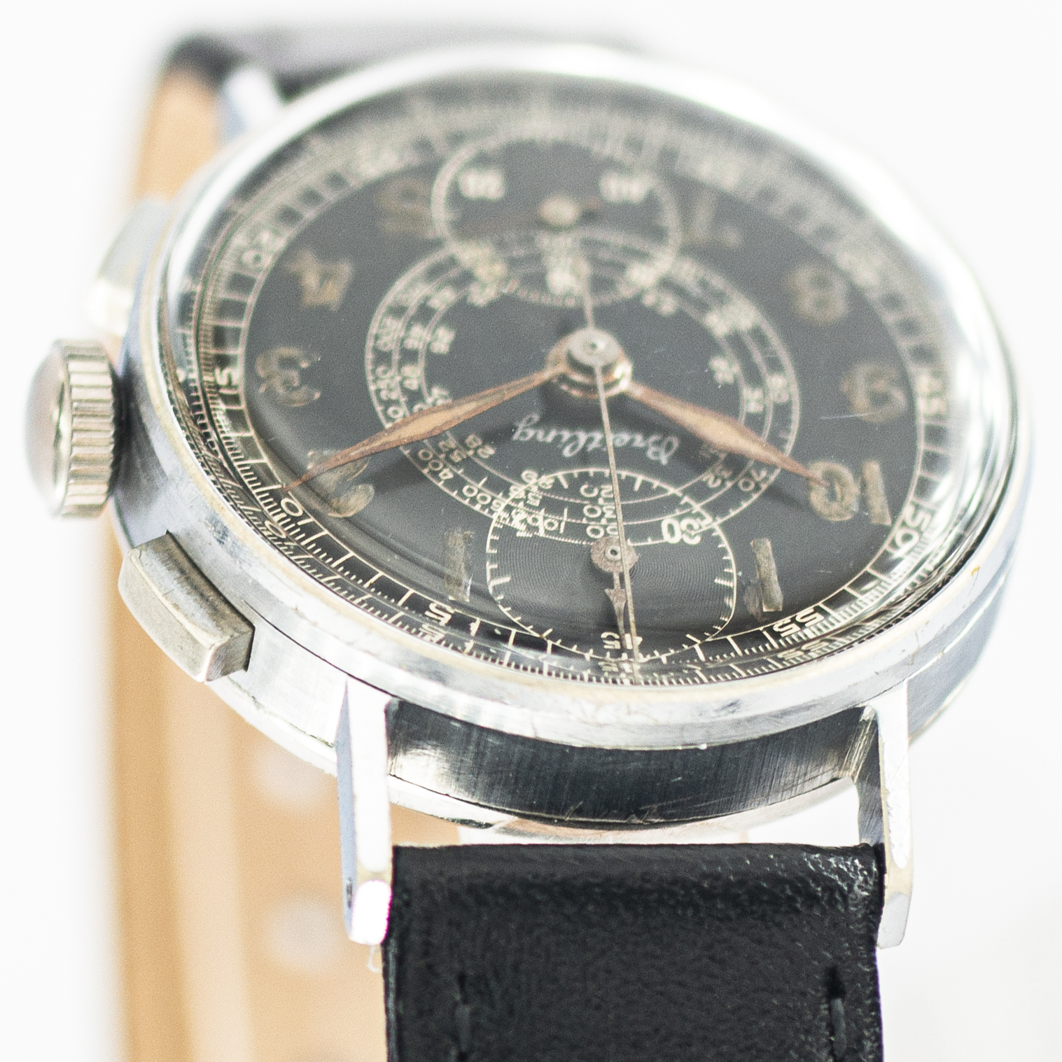 1382_marcels_watch_group_vintage_wristwatch_1930s_breitling_chronograph_case_side_06