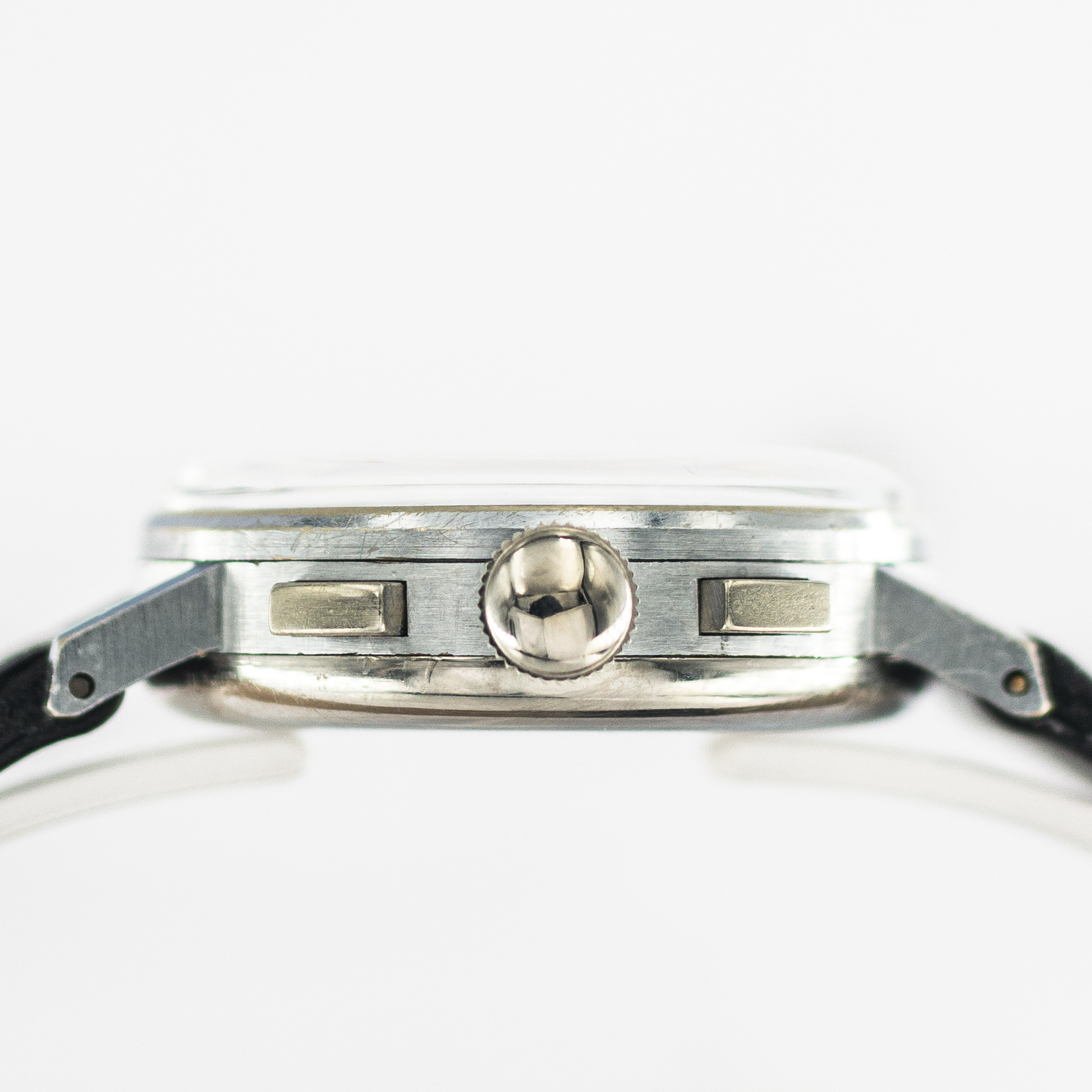 1382_marcels_watch_group_vintage_wristwatch_1930s_breitling_chronograph_case_side_10