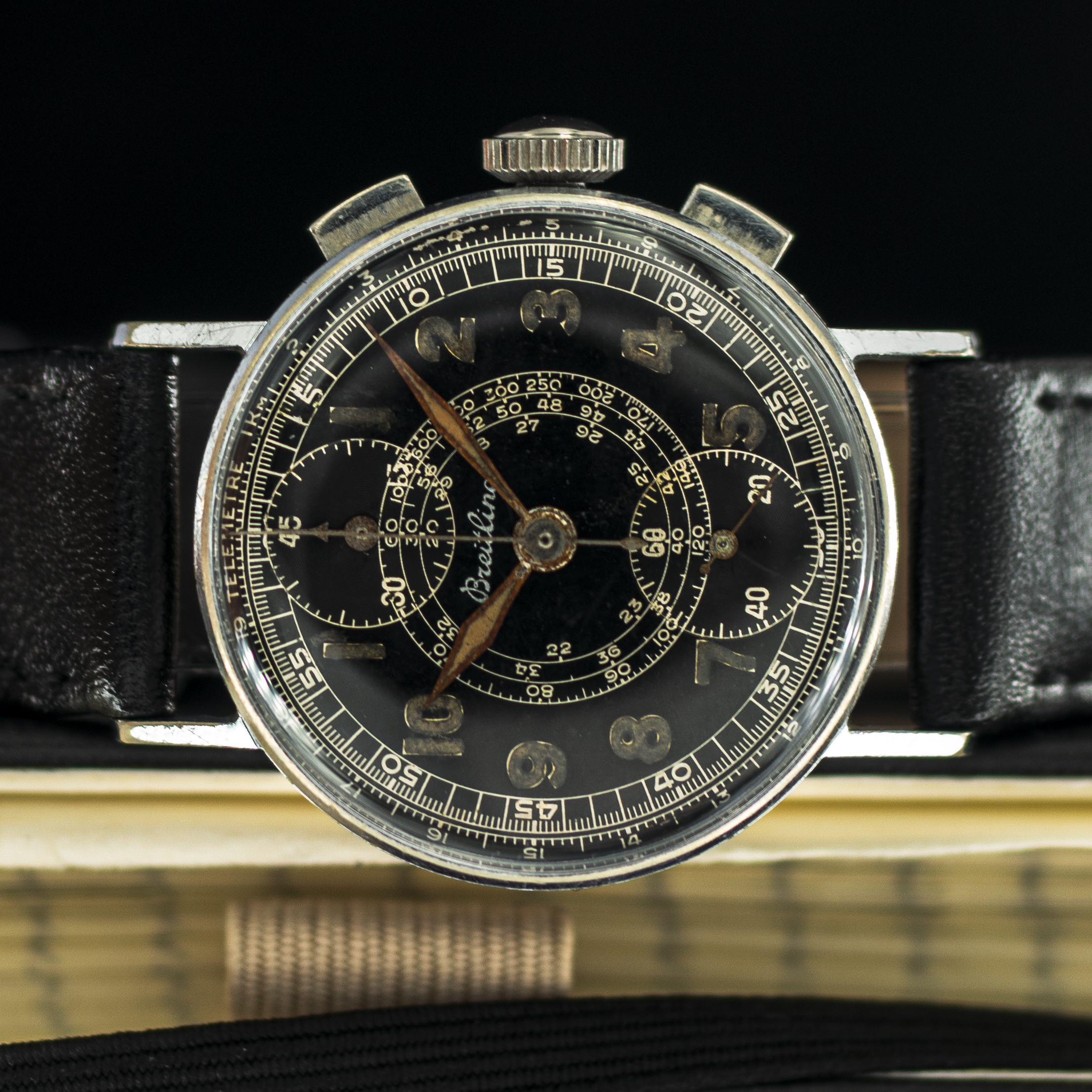 1382_marcels_watch_group_vintage_wristwatch_1930s_breitling_chronograph_dial_04