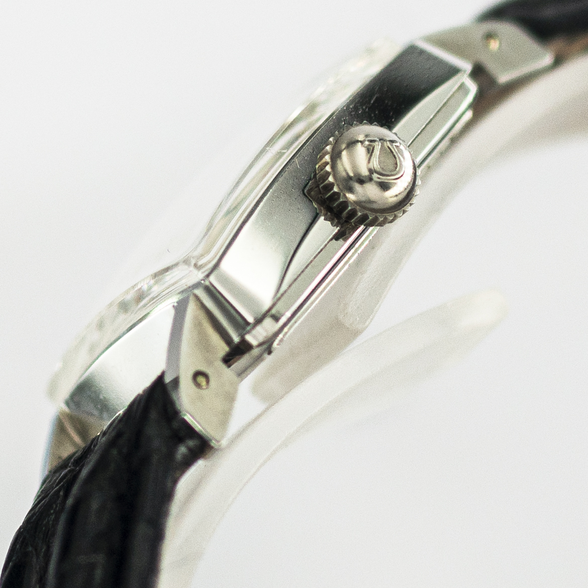 1359_marcels_watch_group_vintage_wristwatch_ladies_omega_3994_case_side_05