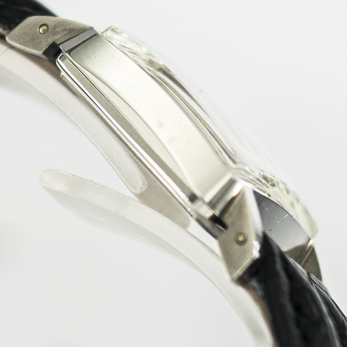 1359_marcels_watch_group_vintage_wristwatch_ladies_omega_3994_case_side_09