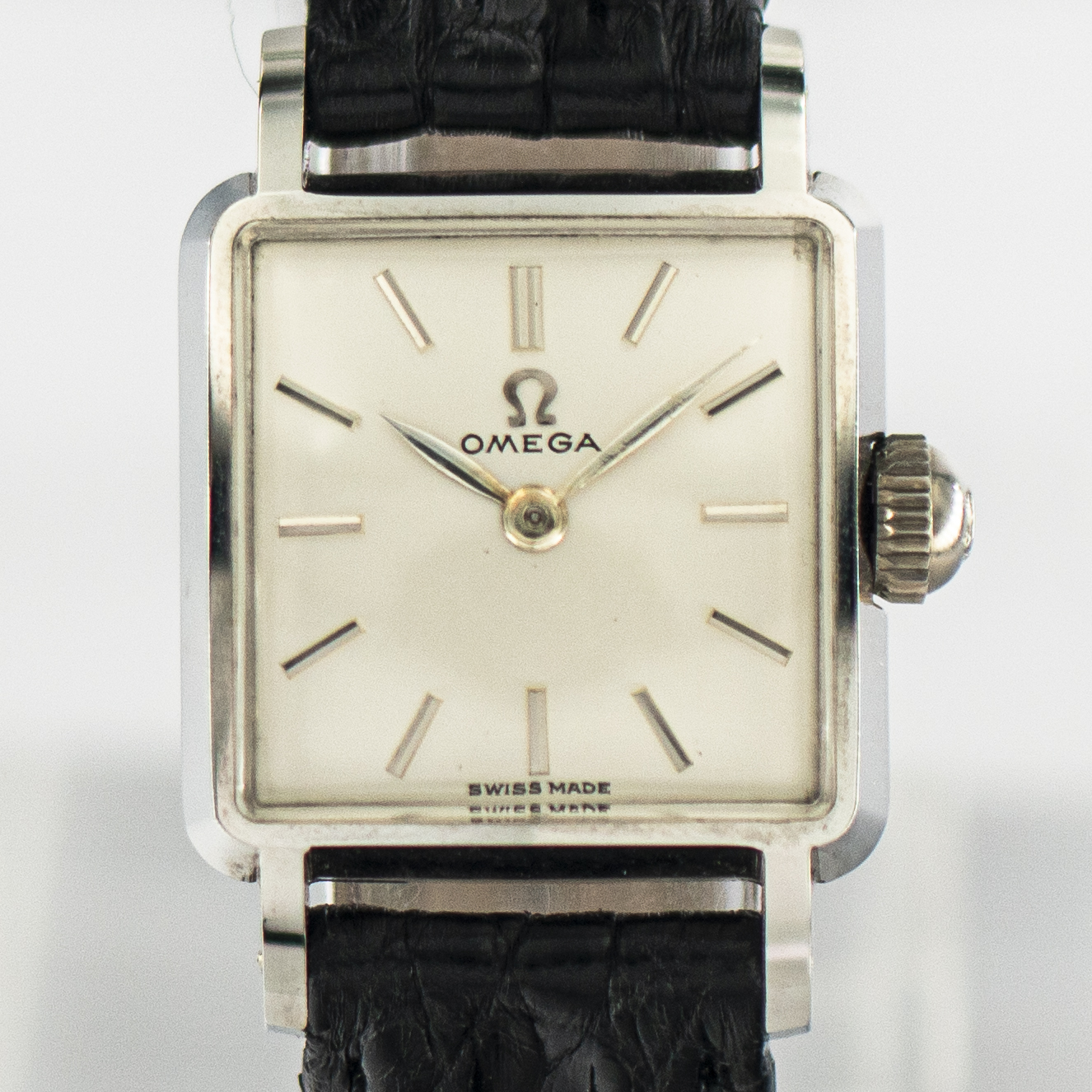 1359_marcels_watch_group_vintage_wristwatch_ladies_omega_3994_dial_01