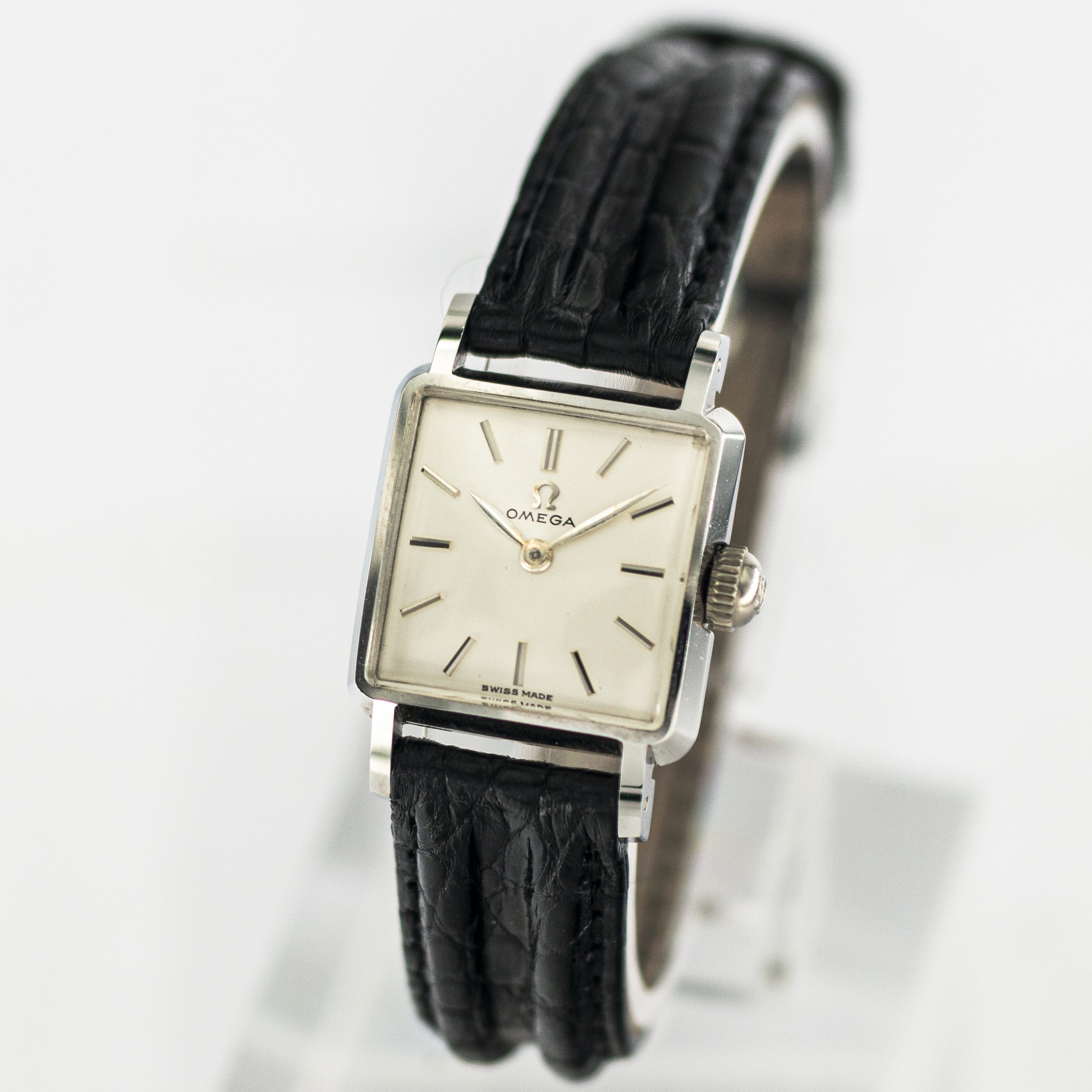 1359_marcels_watch_group_vintage_wristwatch_ladies_omega_3994_dial_02
