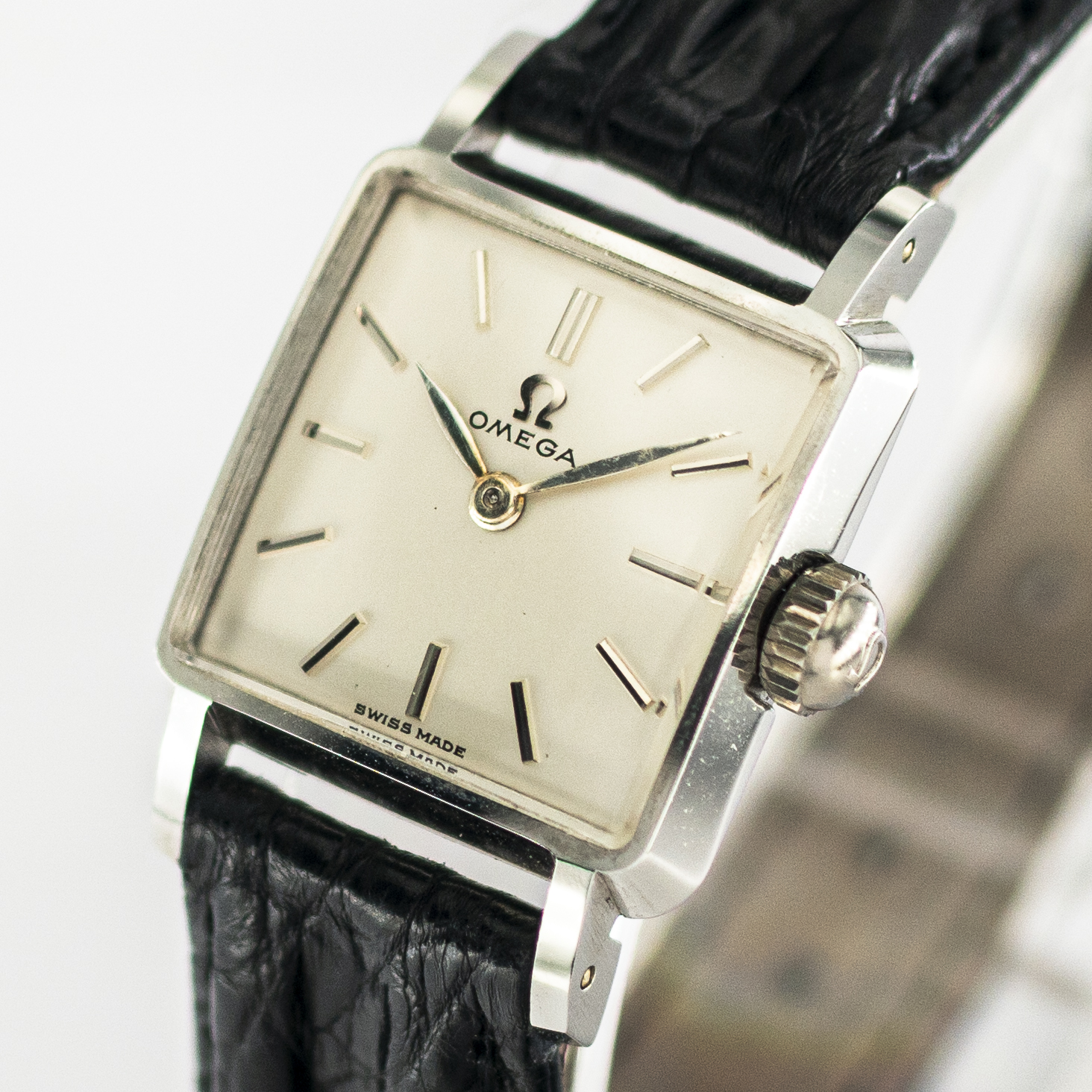 1359_marcels_watch_group_vintage_wristwatch_ladies_omega_3994_dial_03