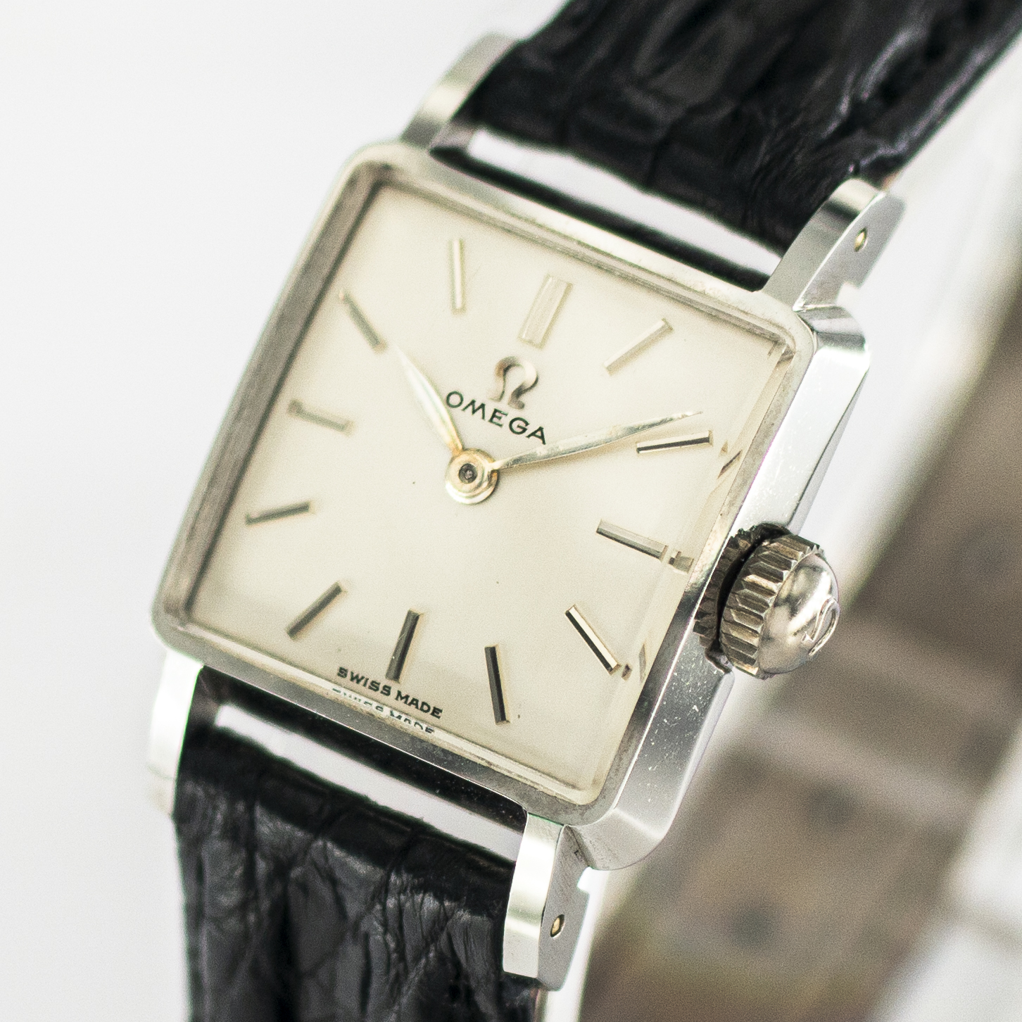 1359_marcels_watch_group_vintage_wristwatch_ladies_omega_3994_dial_04