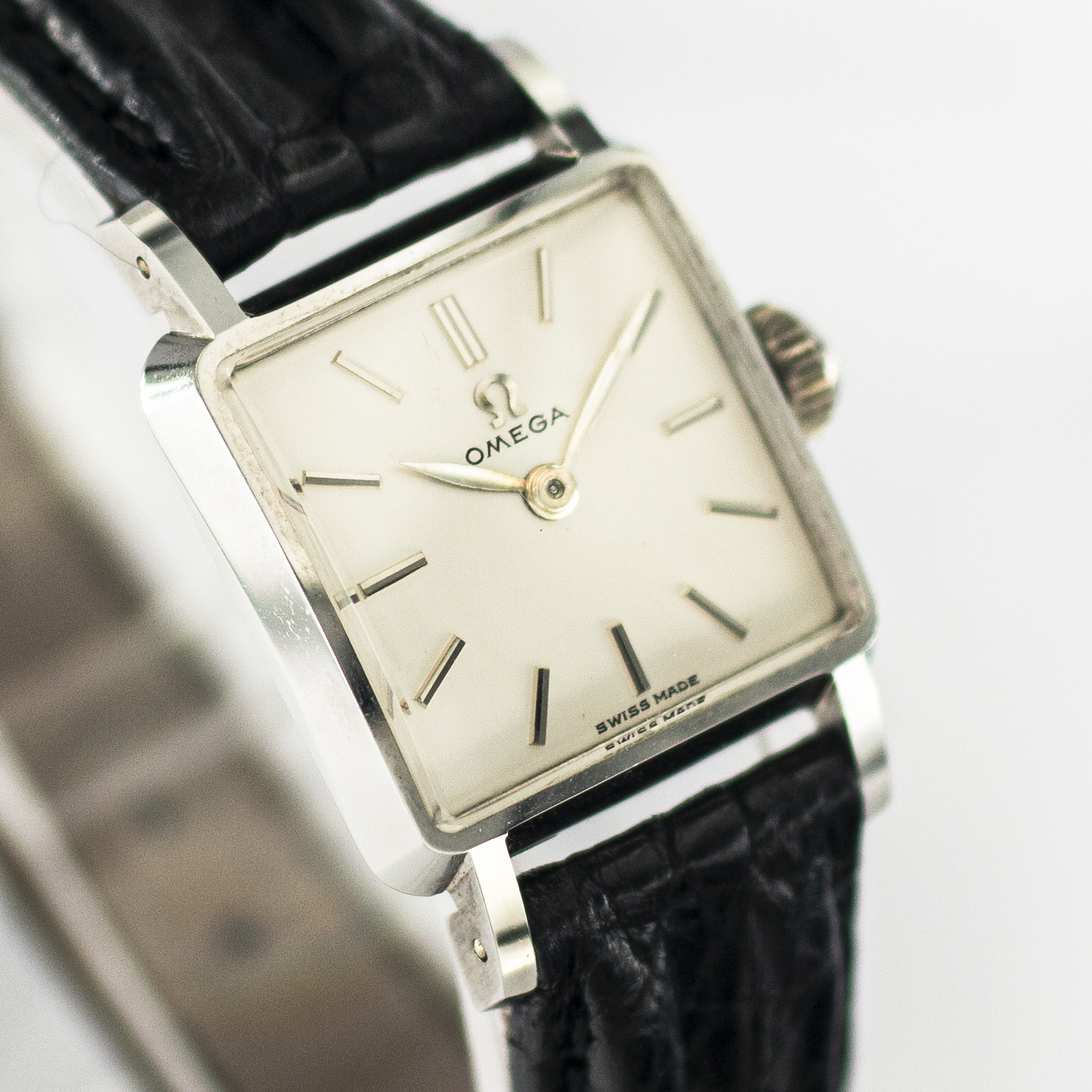 1359_marcels_watch_group_vintage_wristwatch_ladies_omega_3994_dial_07