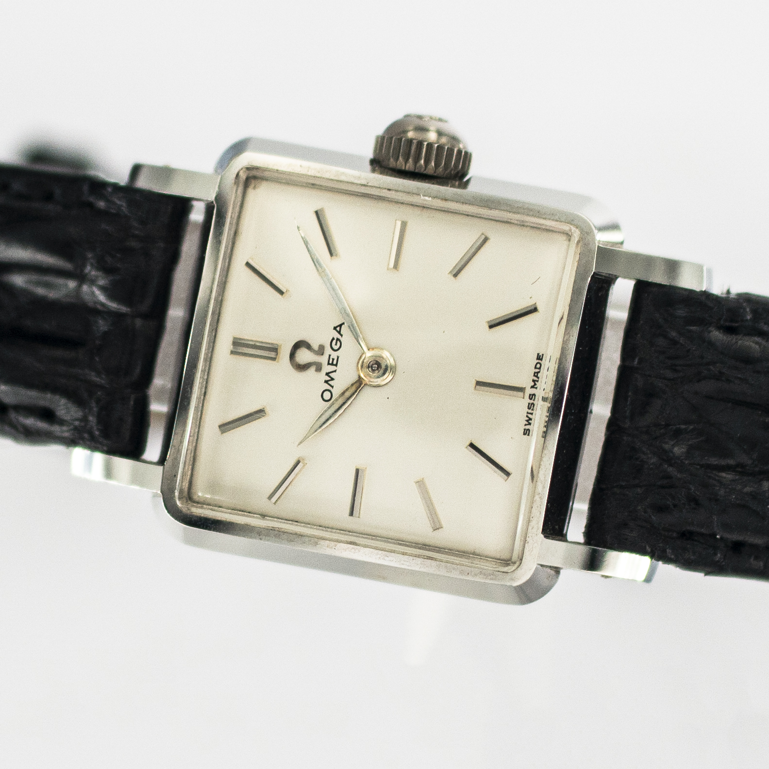 1359_marcels_watch_group_vintage_wristwatch_ladies_omega_3994_dial_10