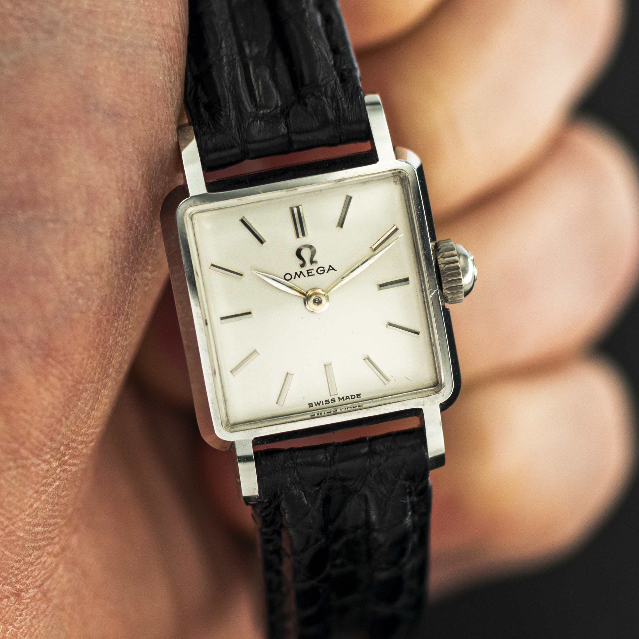1359_marcels_watch_group_vintage_wristwatch_ladies_omega_3994_dial_13