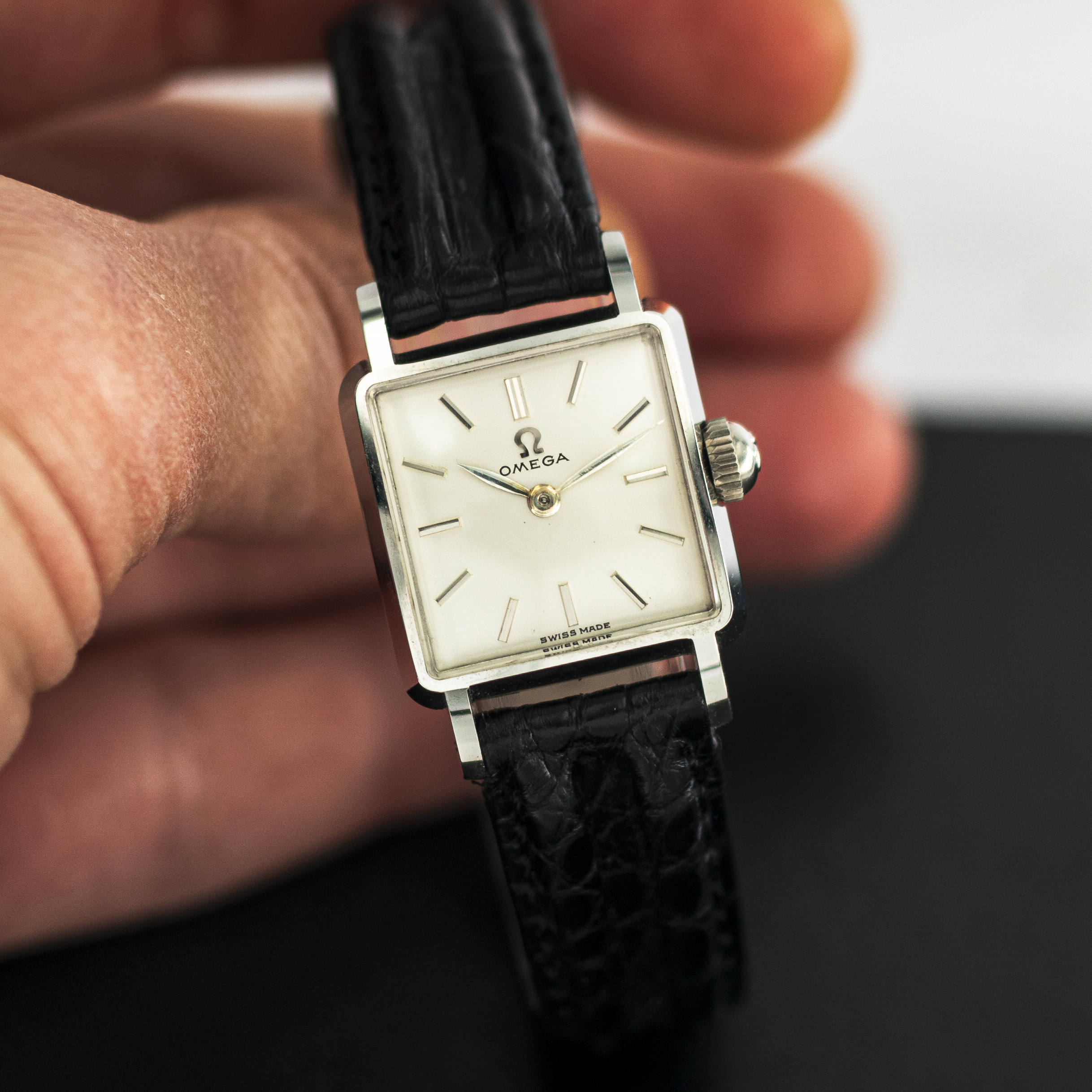 1359_marcels_watch_group_vintage_wristwatch_ladies_omega_3994_dial_15