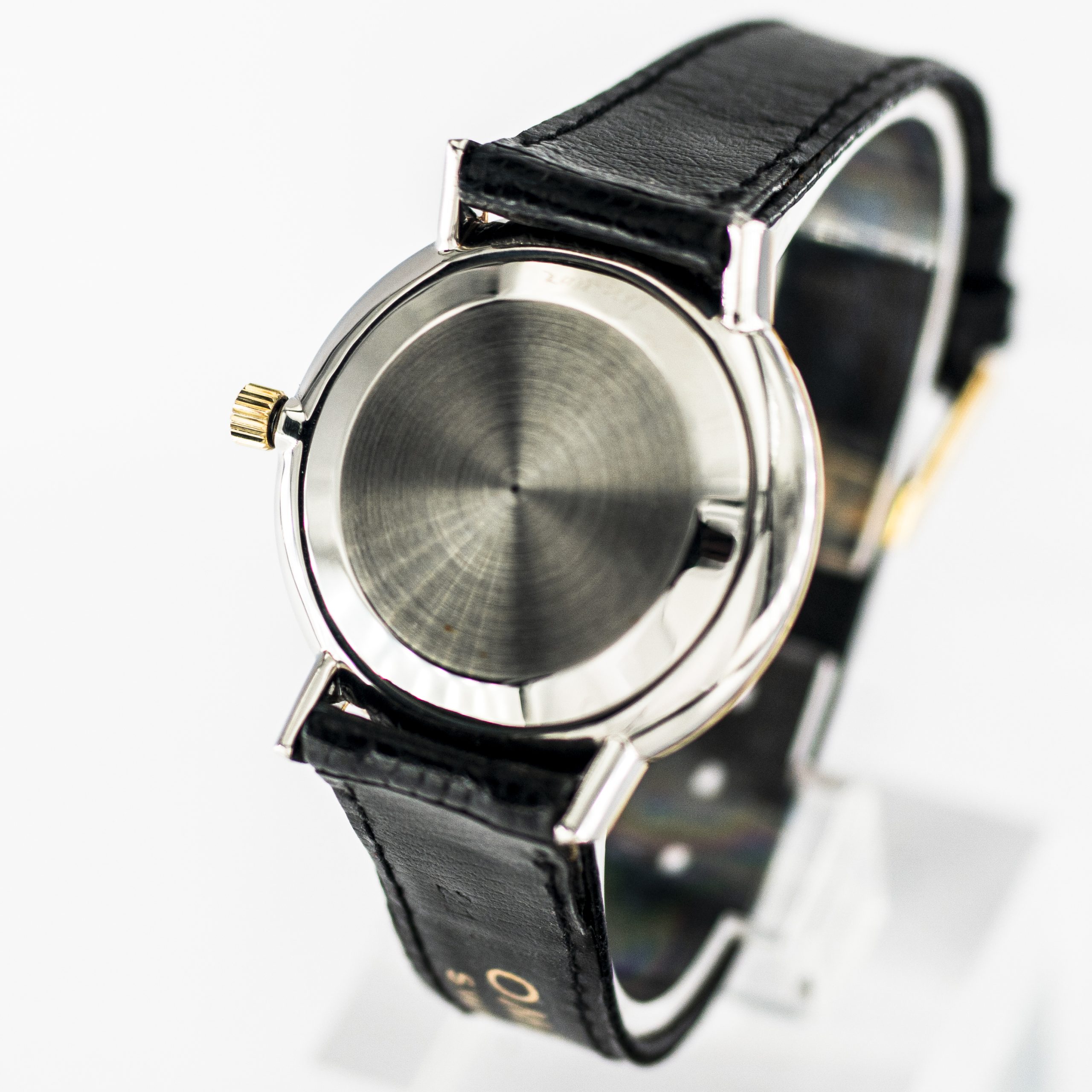 1389_marcels_watch_group_vintage_wristwatch_1974_omega_136.9020_geneve_caseback_01