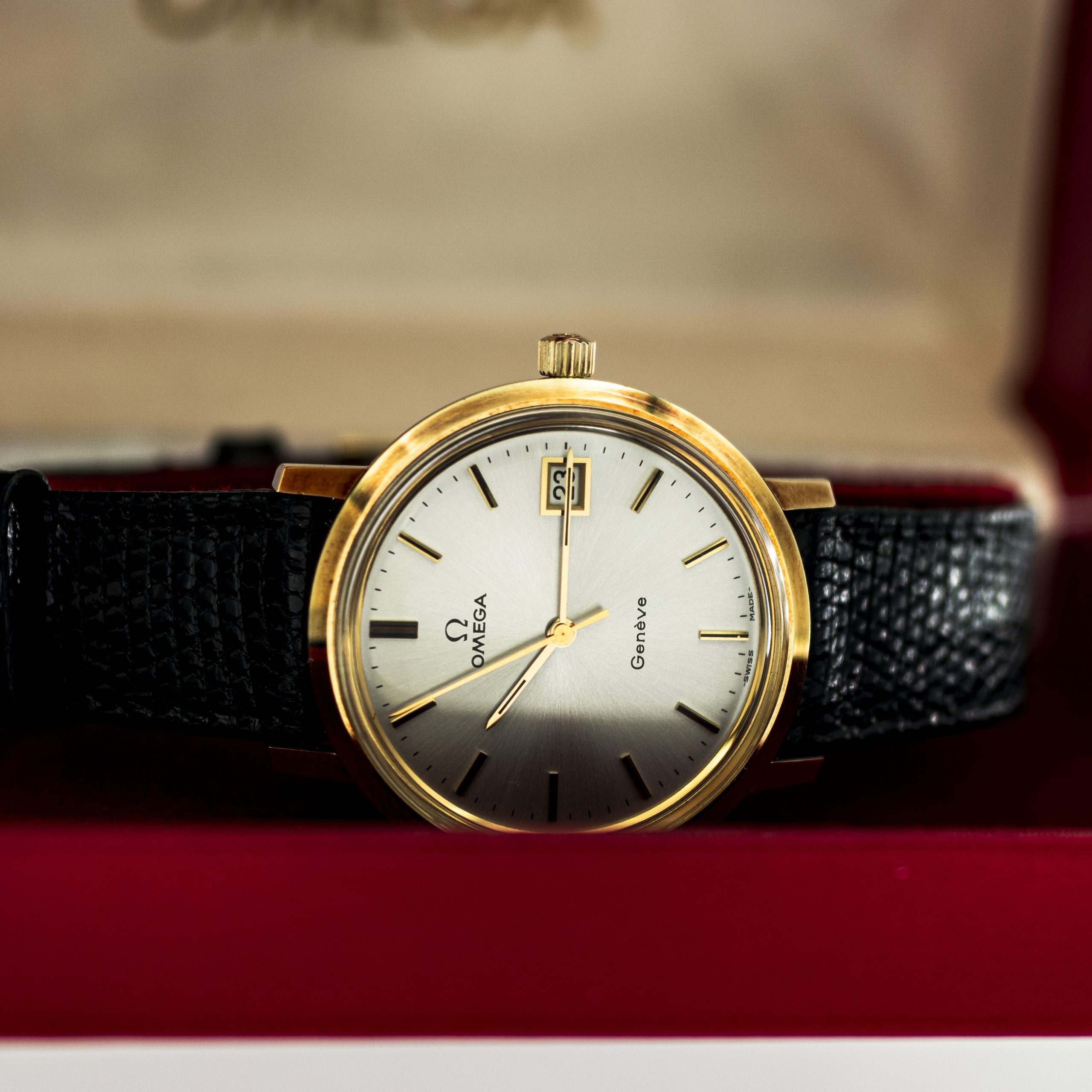 1389_marcels_watch_group_vintage_wristwatch_1974_omega_136.9020_geneve_dial_03