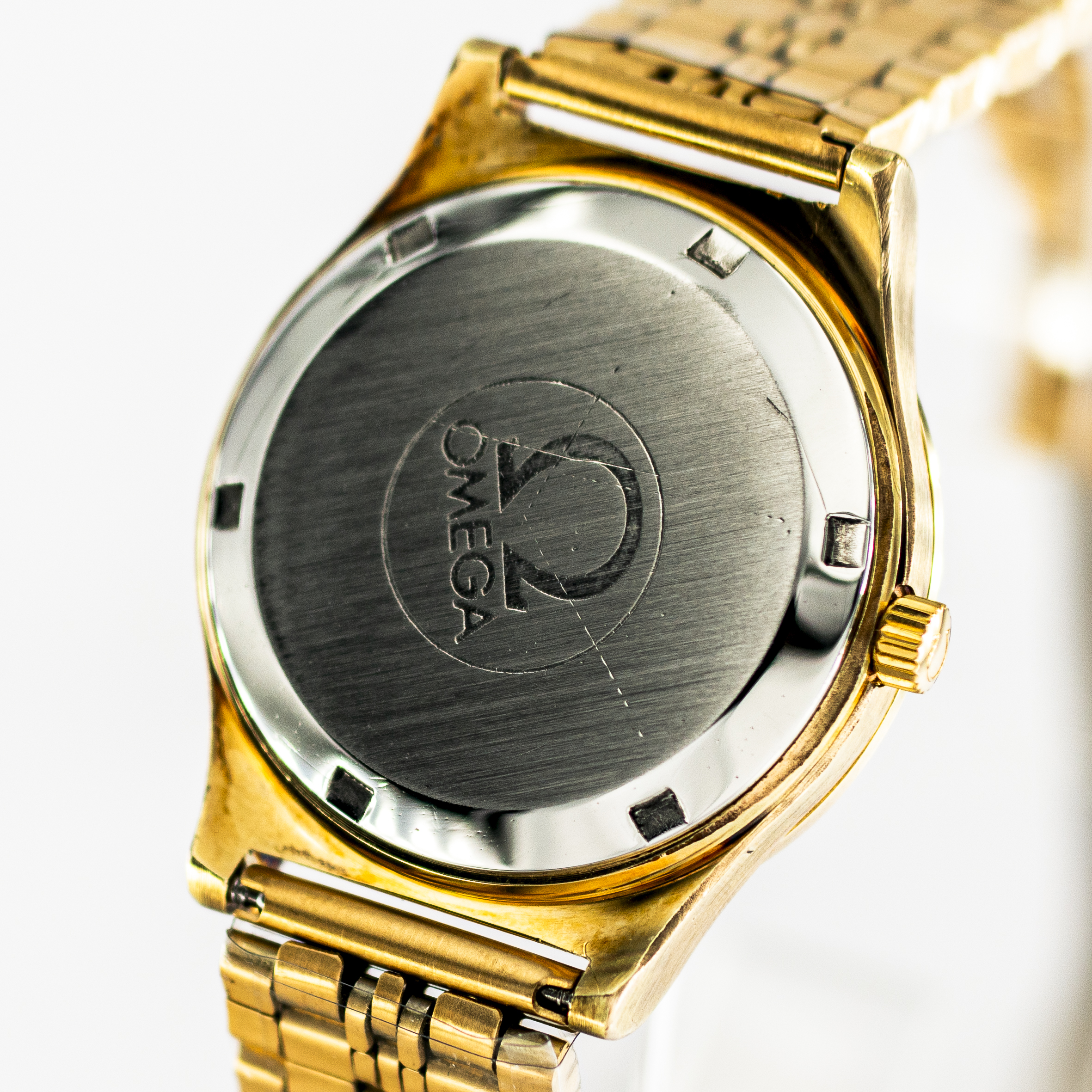1390_marcels_watch_group_vintage_wristwatch_1973_omega_166.0168_geneve_caseback_05