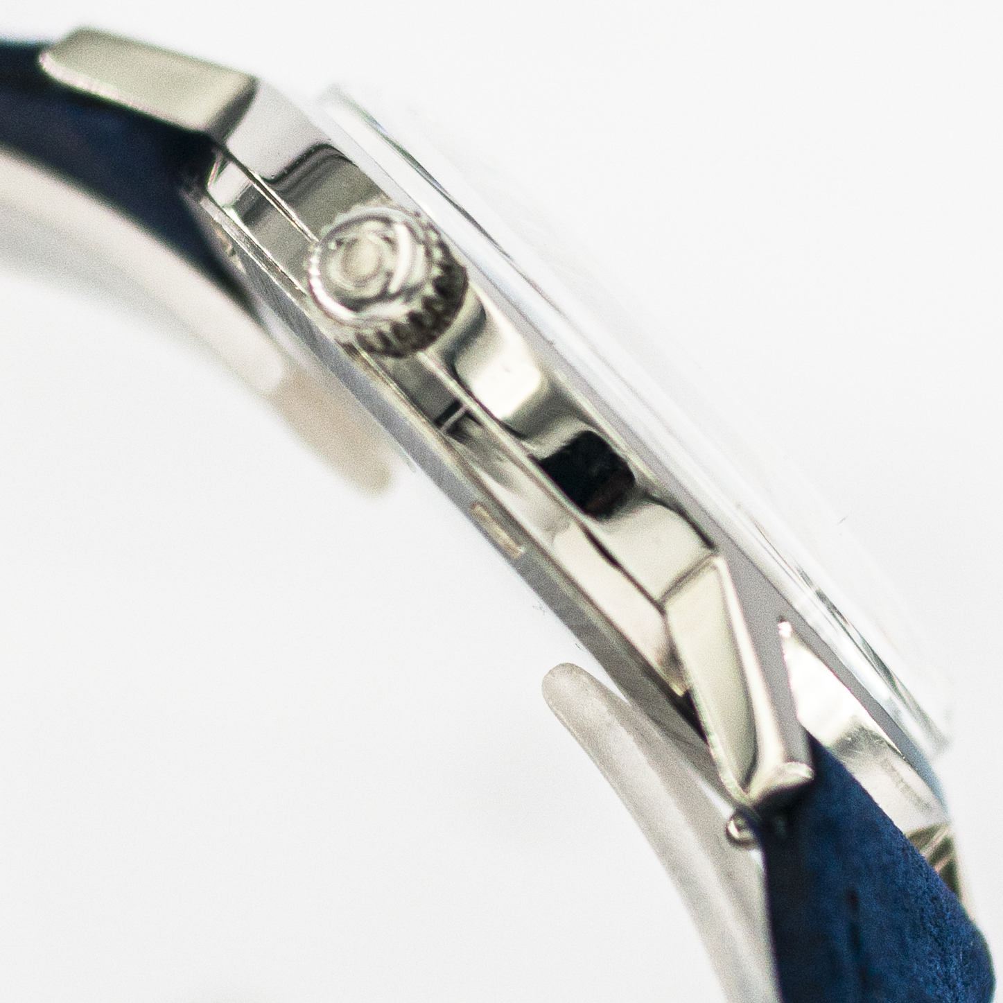1391_marcels_watch_group_vintage_wristwatch_1970_omega_135.070_geneve_case_side_03