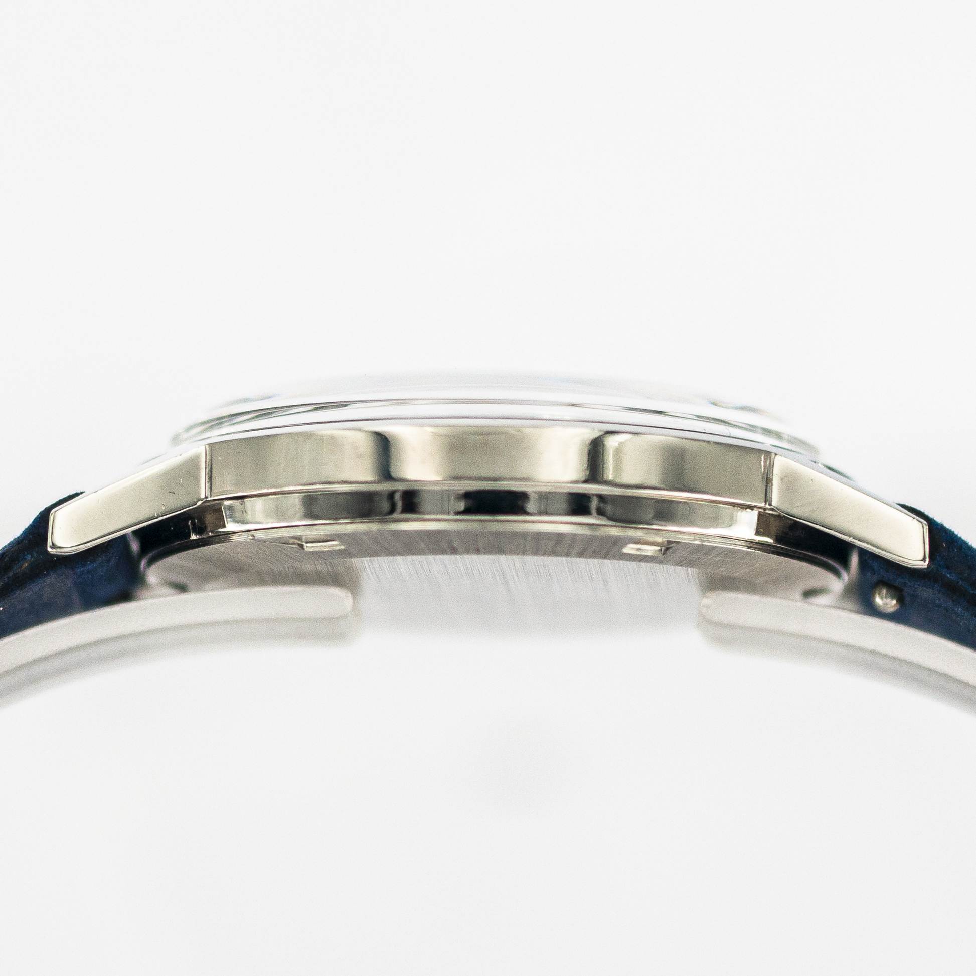 1391_marcels_watch_group_vintage_wristwatch_1970_omega_135.070_geneve_case_side_04
