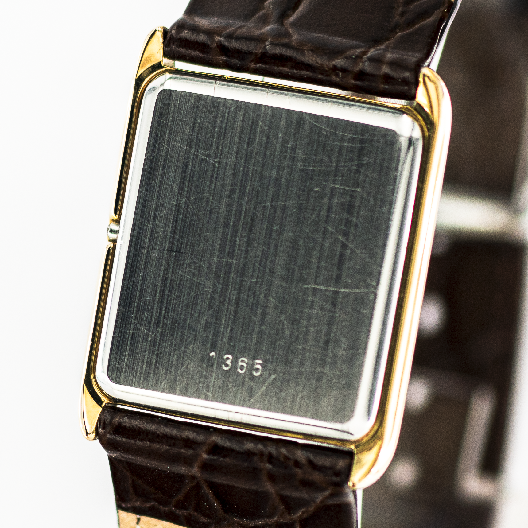 1402_marcels_watch_group_vintage_wristwatch_1981_omega_191.0107_de_ville_tank_case_back_03