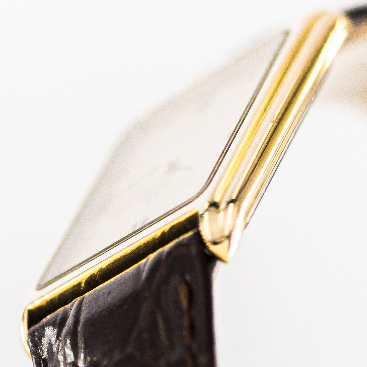 1402_marcels_watch_group_vintage_wristwatch_1981_omega_191.0107_de_ville_tank_case_side_03