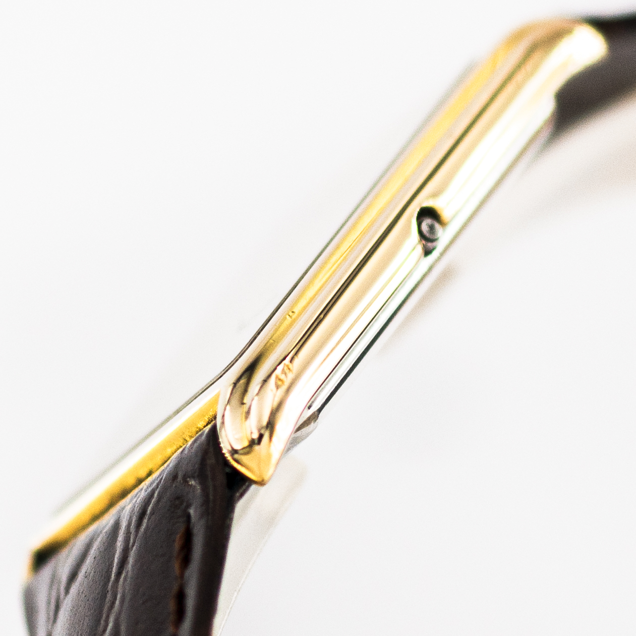 1402_marcels_watch_group_vintage_wristwatch_1981_omega_191.0107_de_ville_tank_case_side_06