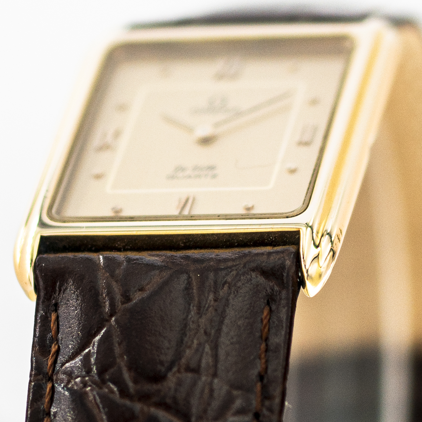 1402_marcels_watch_group_vintage_wristwatch_1981_omega_191.0107_de_ville_tank_case_side_09