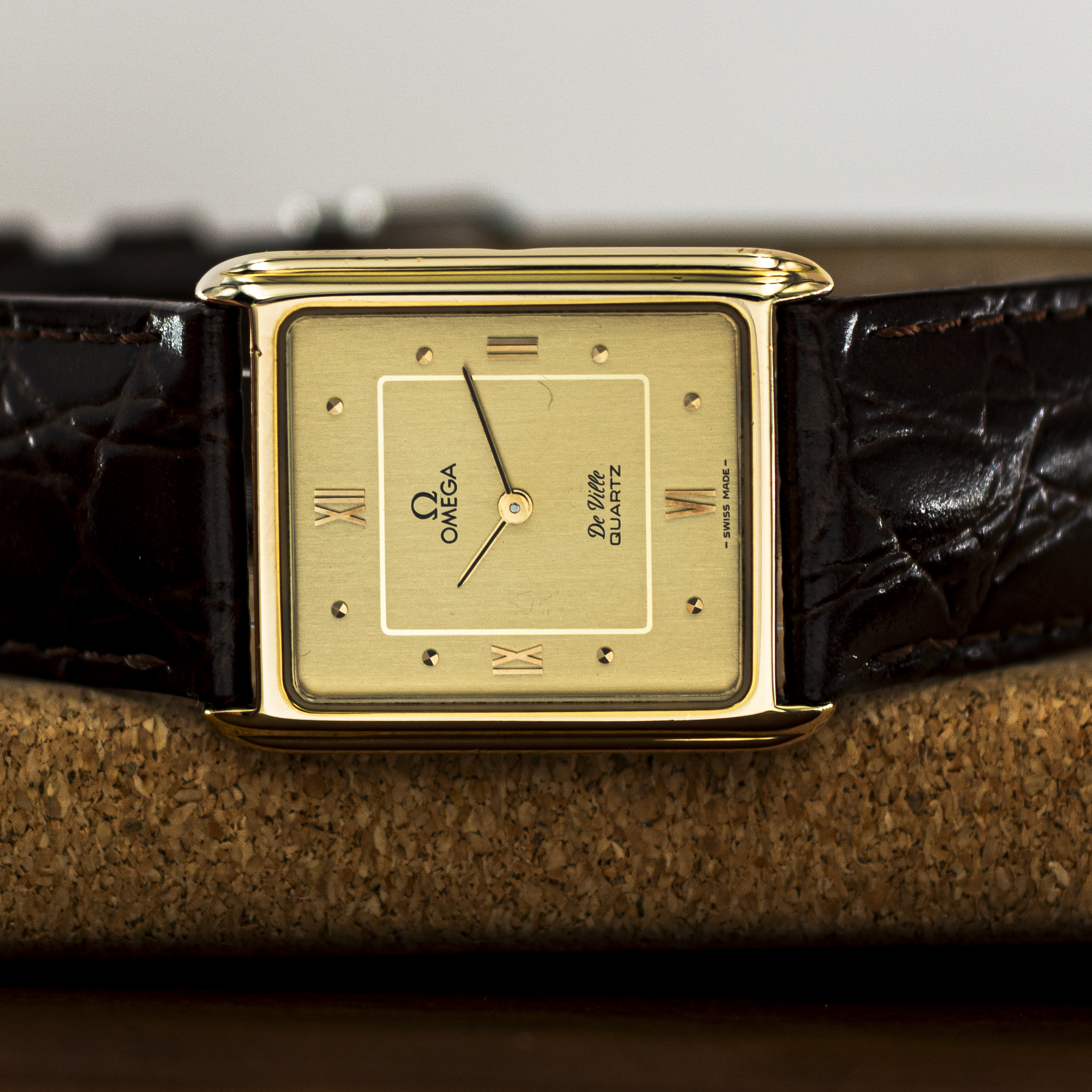 1402_marcels_watch_group_vintage_wristwatch_1981_omega_191.0107_de_ville_tank_dial_02