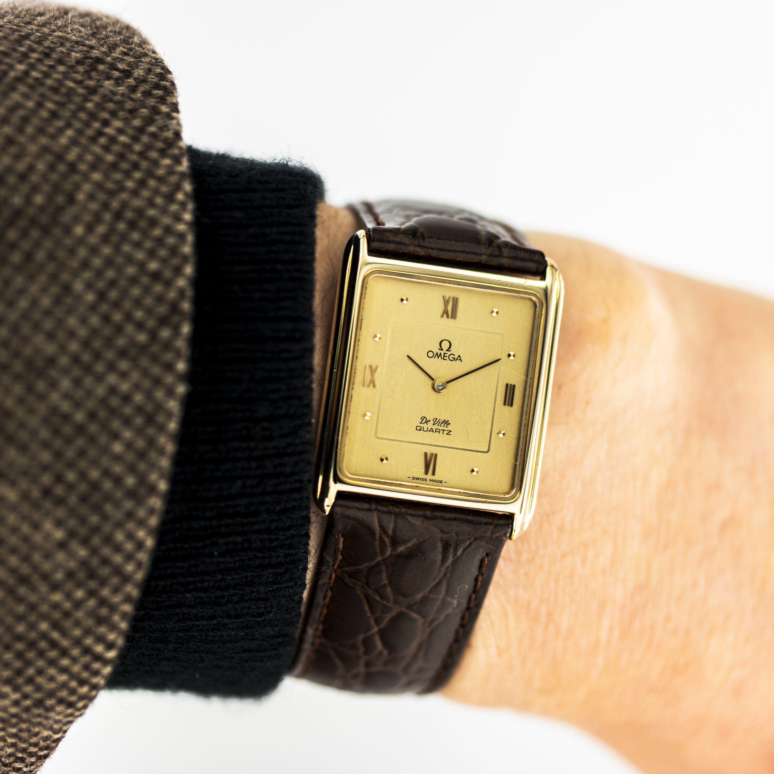 1402_marcels_watch_group_vintage_wristwatch_1981_omega_191.0107_de_ville_tank_wristshot_01