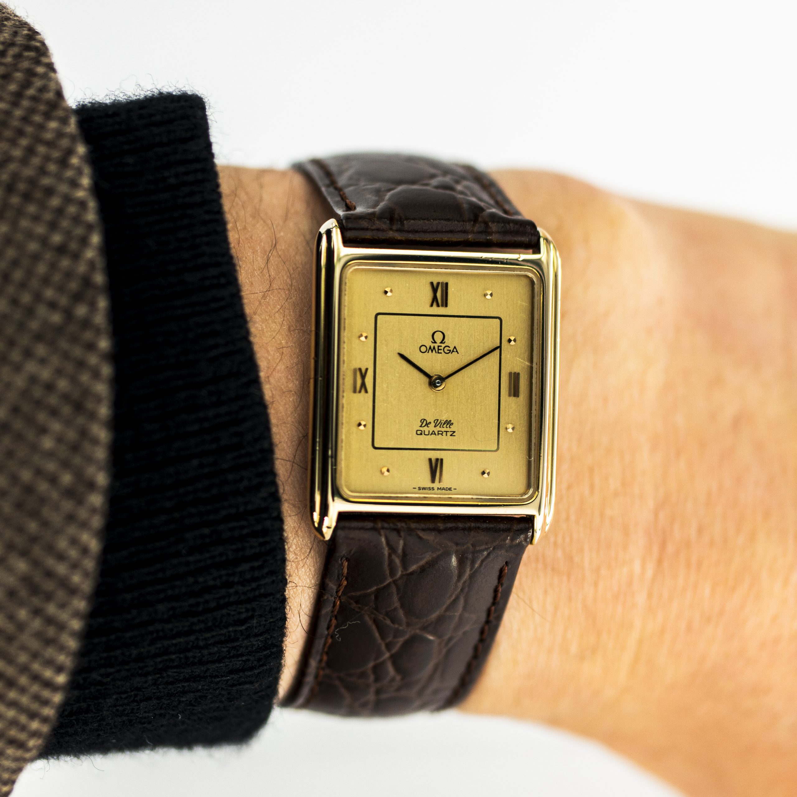 1402_marcels_watch_group_vintage_wristwatch_1981_omega_191.0107_de_ville_tank_wristshot_02