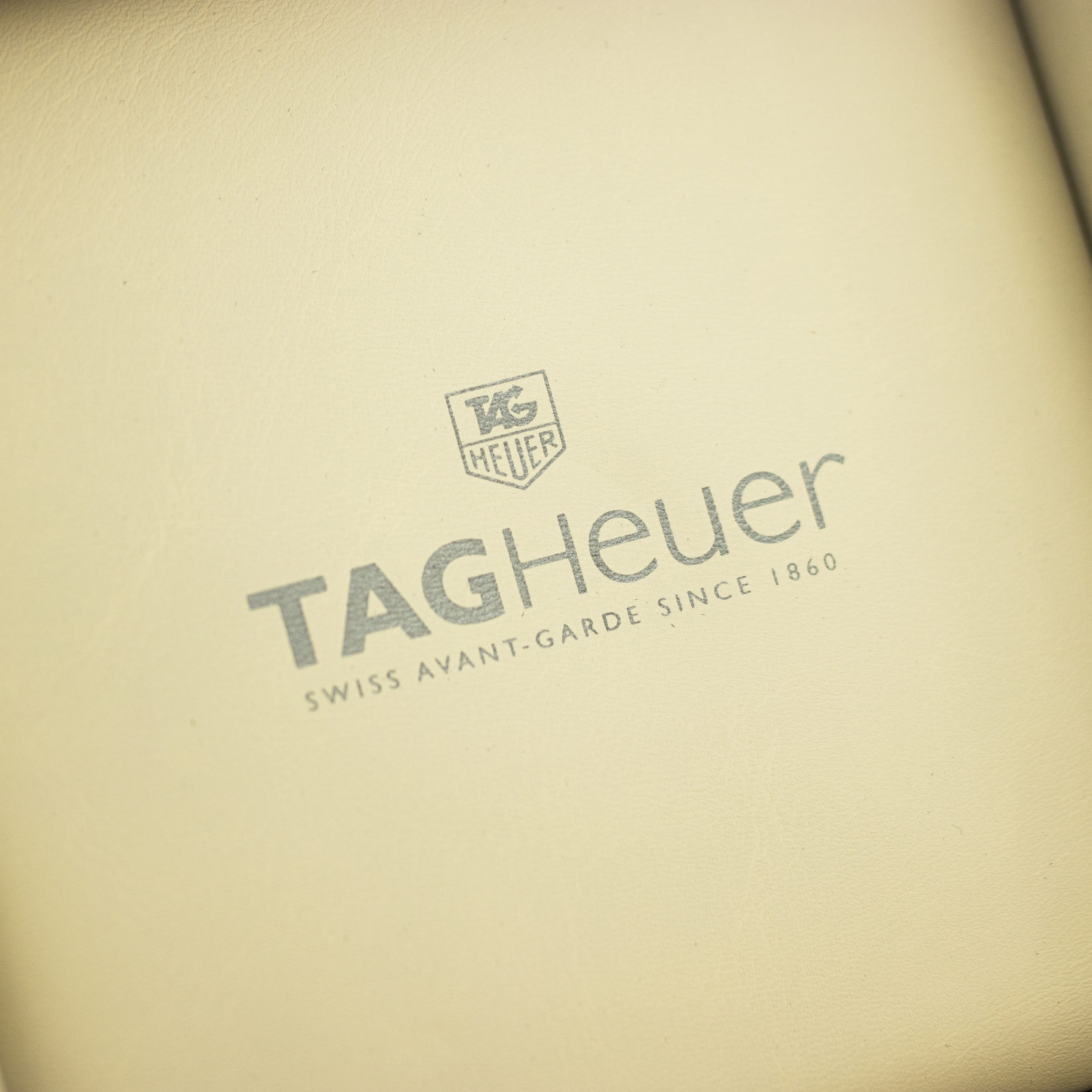 1423_marcels_watch_group_pre_owned_tag_heuer_WAV